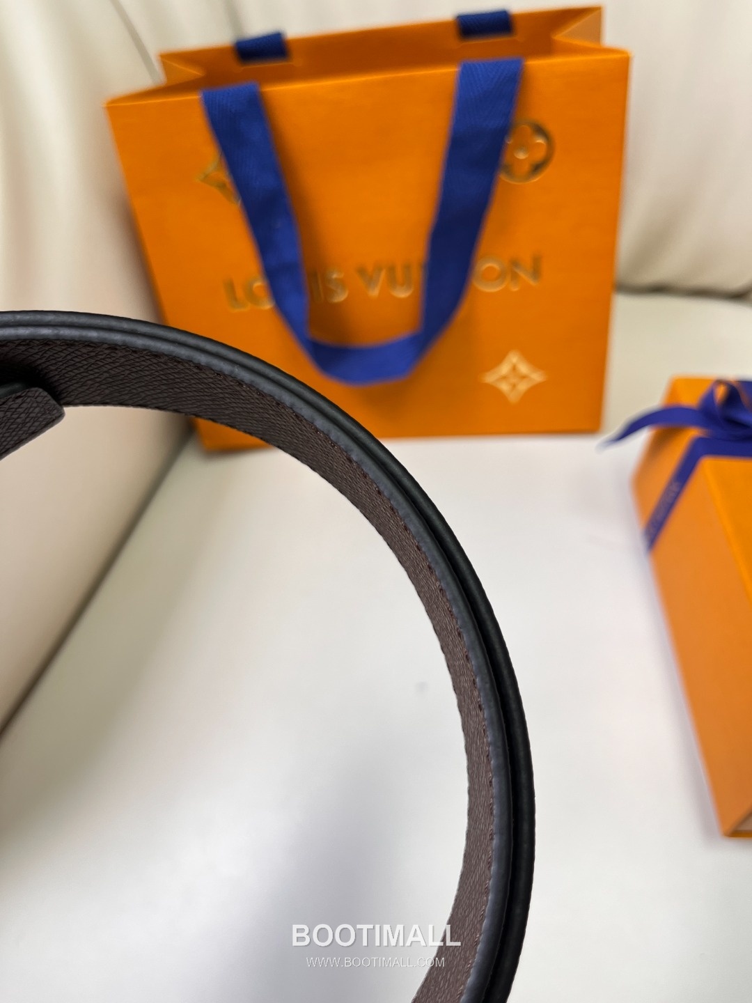 Louis Vuitton LV Monogram Canvas Reversible Belt with Pin Buckle Palladium 구찌가 아닌 루이비통 LV 모노그램 캔버스 리버서블 벨트 핀 버클 스테인리스 스틸 팔라듐 피니시 3.5cm 9