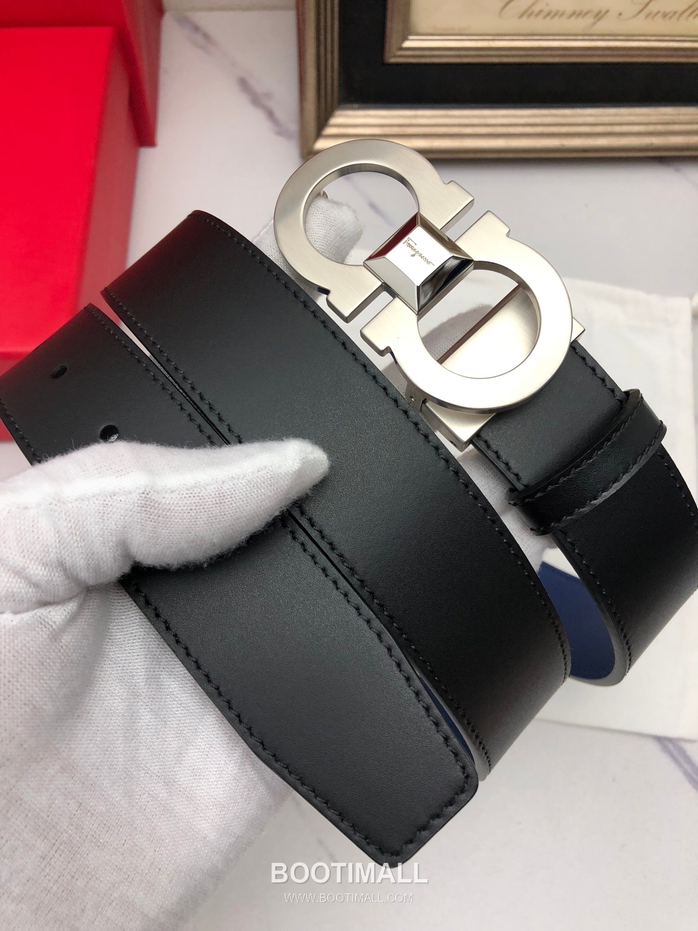 Ferragamo Gancini Calfskin Embossed Leather Reversible Belt with Gancini Buckle Gold-Plated 페라가모 간치니 카프스킨 엠보싱 레더 리버서블 벨트 간치니 버클 황동 베이스 금도금 3.5cm 3