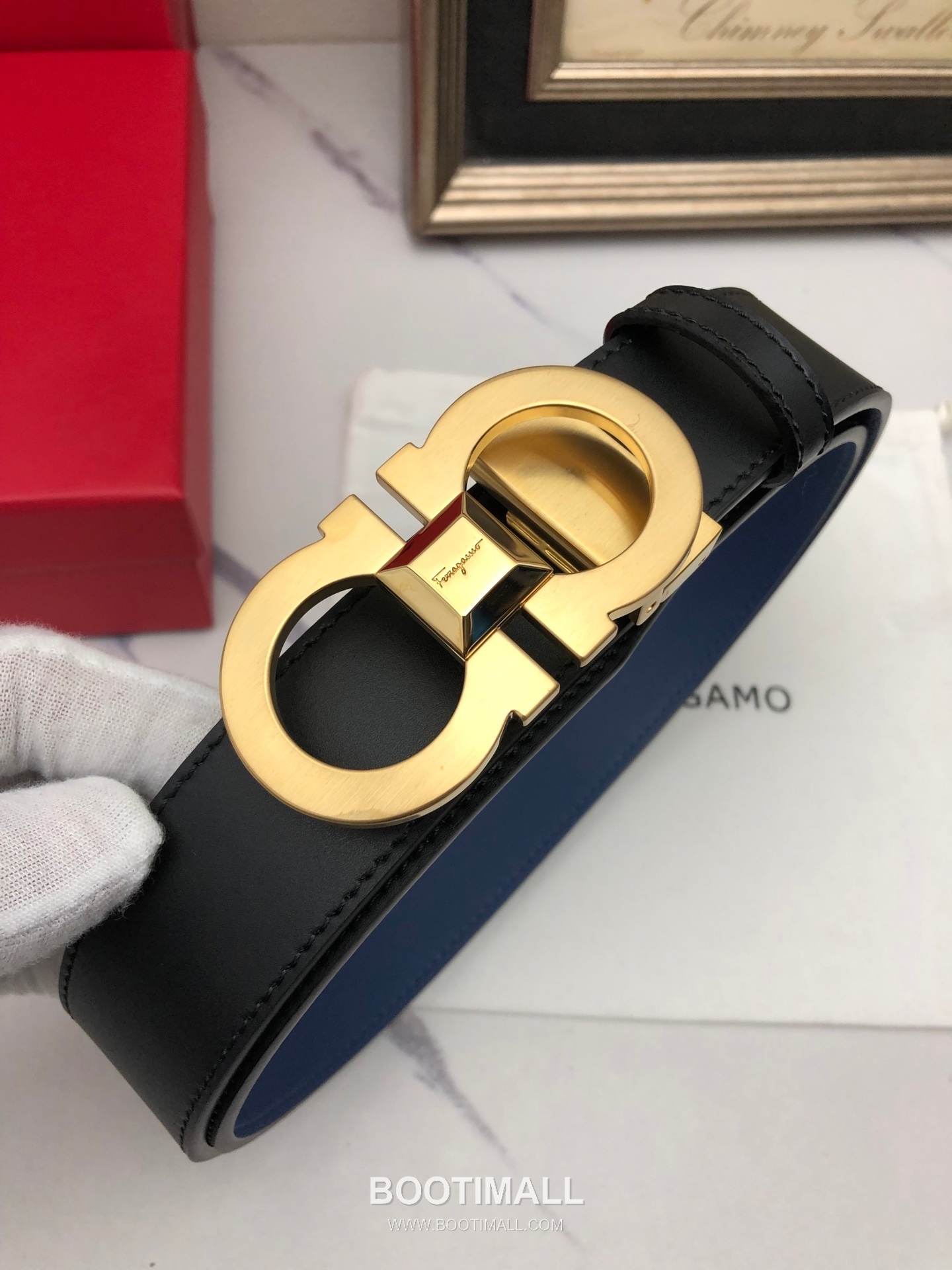 Ferragamo Gancini Calfskin Embossed Leather Reversible Belt with Gancini Buckle Gold-Plated 페라가모 간치니 카프스킨 엠보싱 레더 리버서블 벨트 간치니 버클 황동 베이스 금도금 3.5cm 1