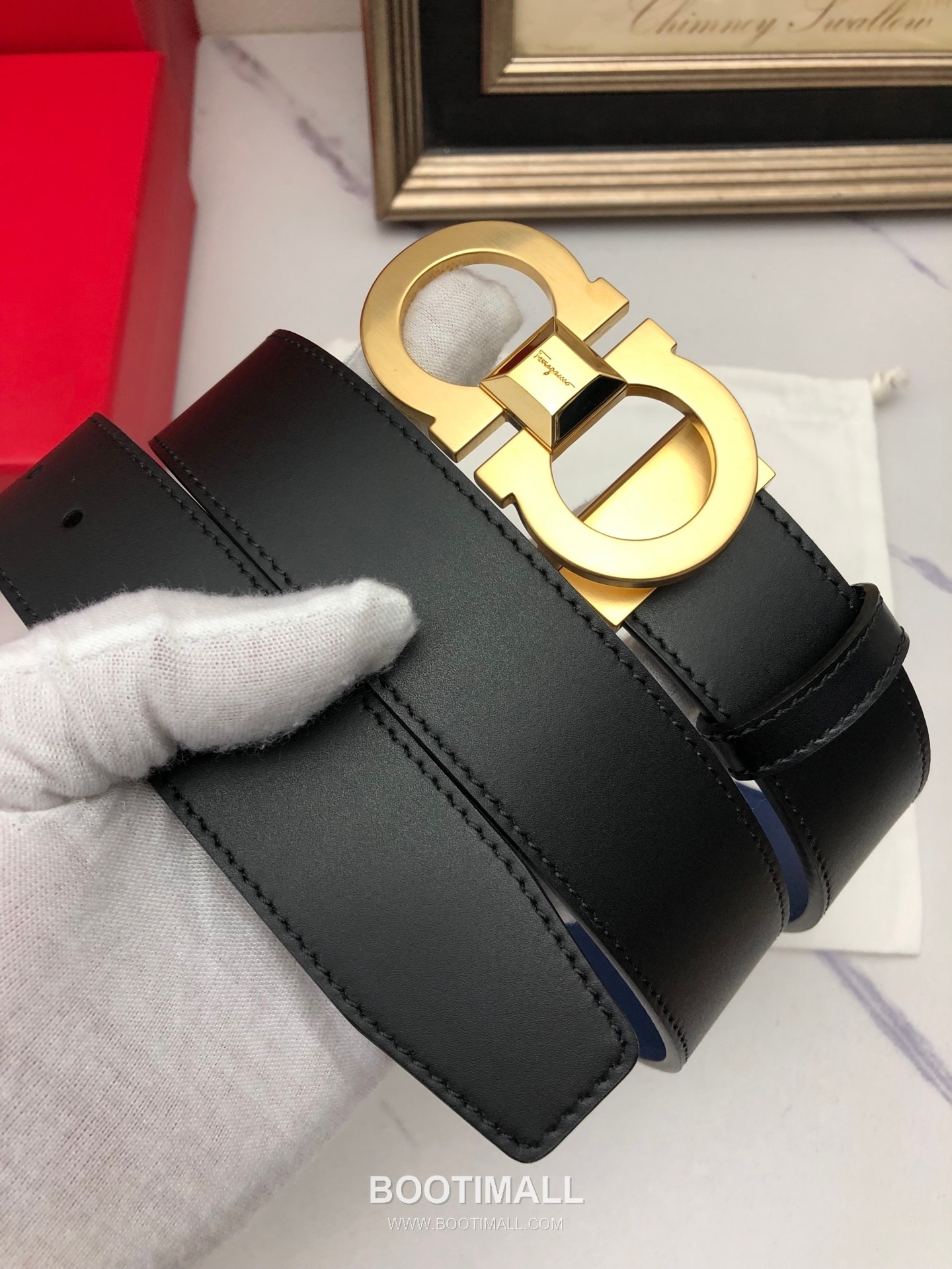 Ferragamo Gancini Calfskin Embossed Leather Reversible Belt with Gancini Buckle Gold-Plated 페라가모 간치니 카프스킨 엠보싱 레더 리버서블 벨트 간치니 버클 황동 베이스 금도금 3.5cm 3