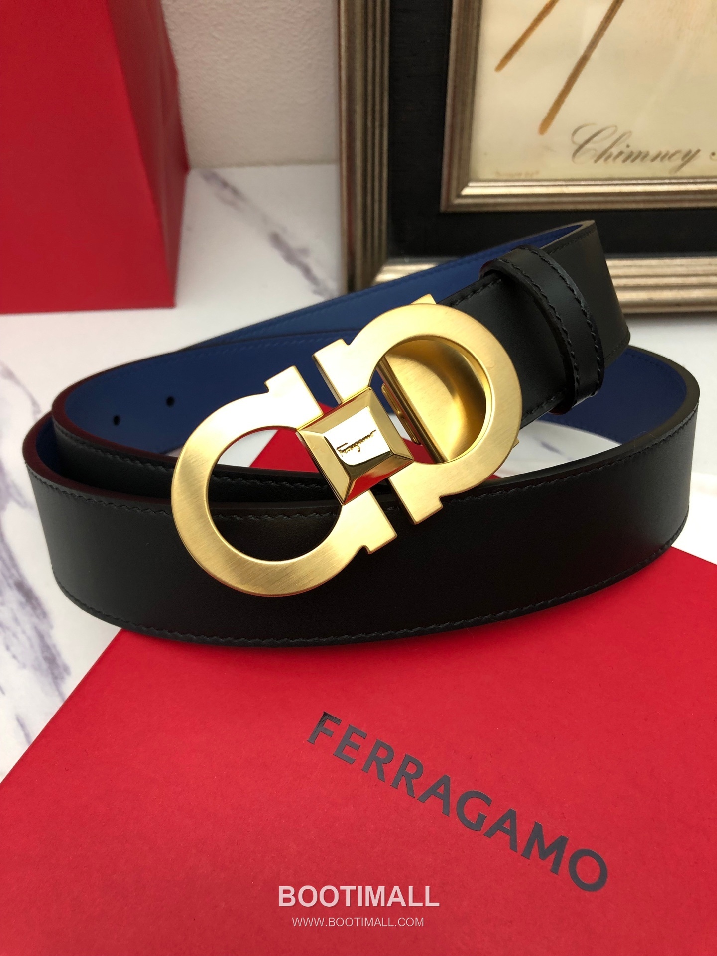 Ferragamo Gancini Calfskin Embossed Leather Reversible Belt with Gancini Buckle Gold-Plated 페라가모 간치니 카프스킨 엠보싱 레더 리버서블 벨트 간치니 버클 황동 베이스 금도금 3.5cm 4