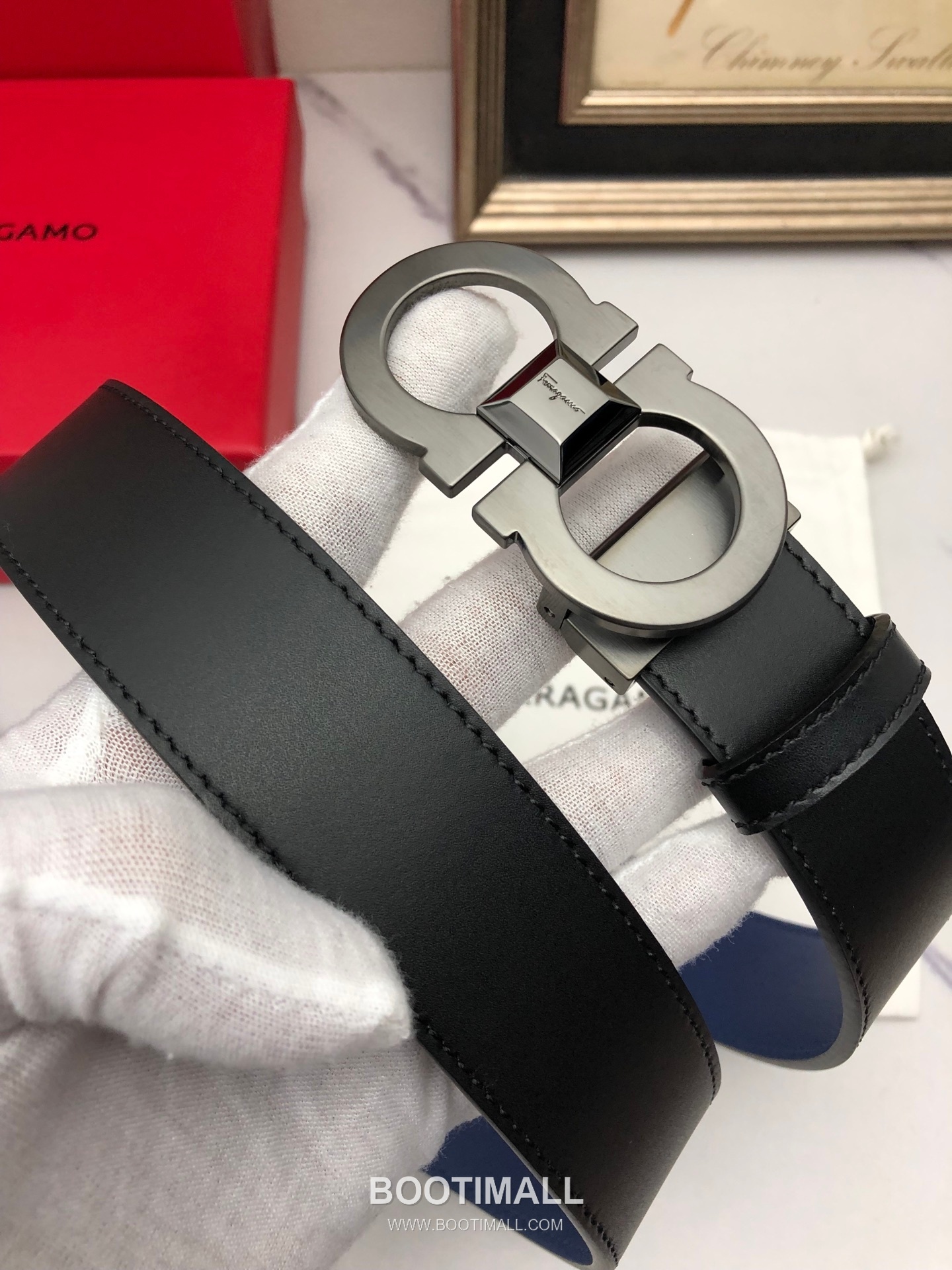 Ferragamo Gancini Calfskin Embossed Leather Reversible Belt with Gancini Buckle Gold-Plated 페라가모 간치니 카프스킨 엠보싱 레더 리버서블 벨트 간치니 버클 황동 베이스 금도금 3.5cm 2