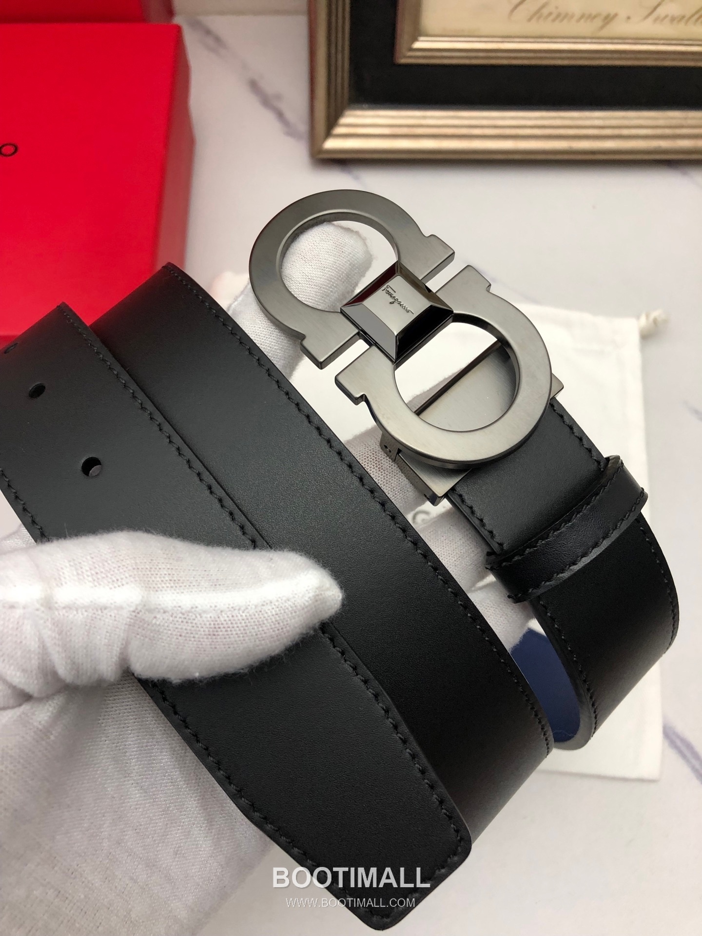 Ferragamo Gancini Calfskin Embossed Leather Reversible Belt with Gancini Buckle Gold-Plated 페라가모 간치니 카프스킨 엠보싱 레더 리버서블 벨트 간치니 버클 황동 베이스 금도금 3.5cm 3