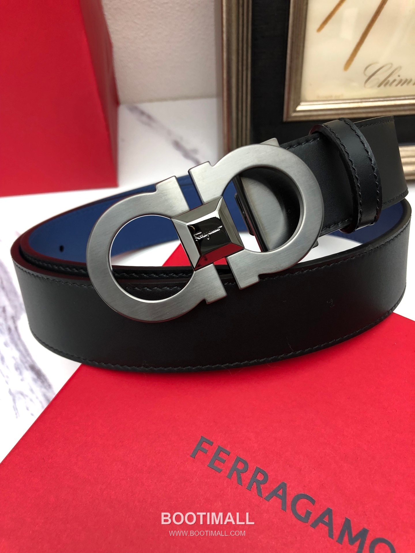 Ferragamo Gancini Calfskin Embossed Leather Reversible Belt with Gancini Buckle Gold-Plated 페라가모 간치니 카프스킨 엠보싱 레더 리버서블 벨트 간치니 버클 황동 베이스 금도금 3.5cm 4