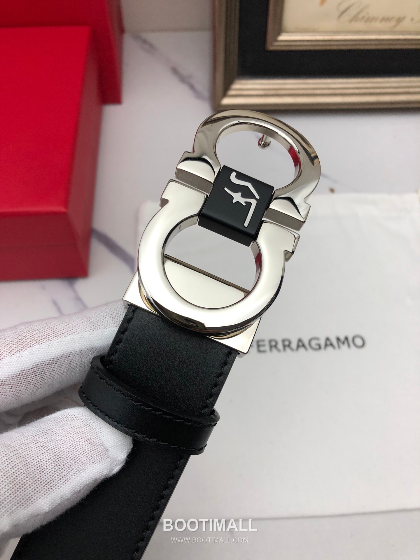 Ferragamo Gancini Calfskin Embossed Leather Reversible Belt with Gancini Buckle Gold-Plated 페라가모 간치니 카프스킨 엠보싱 레더 리버서블 벨트 간치니 버클 황동 베이스 금도금 3.5cm 8
