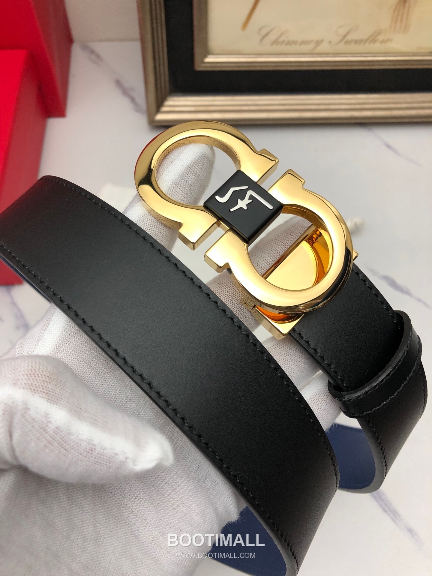 Ferragamo Gancini Calfskin Embossed Leather Reversible Belt with Gancini Buckle Gold-Plated 페라가모 간치니 카프스킨 엠보싱 레더 리버서블 벨트 간치니 버클 황동 베이스 금도금 3.5cm 2