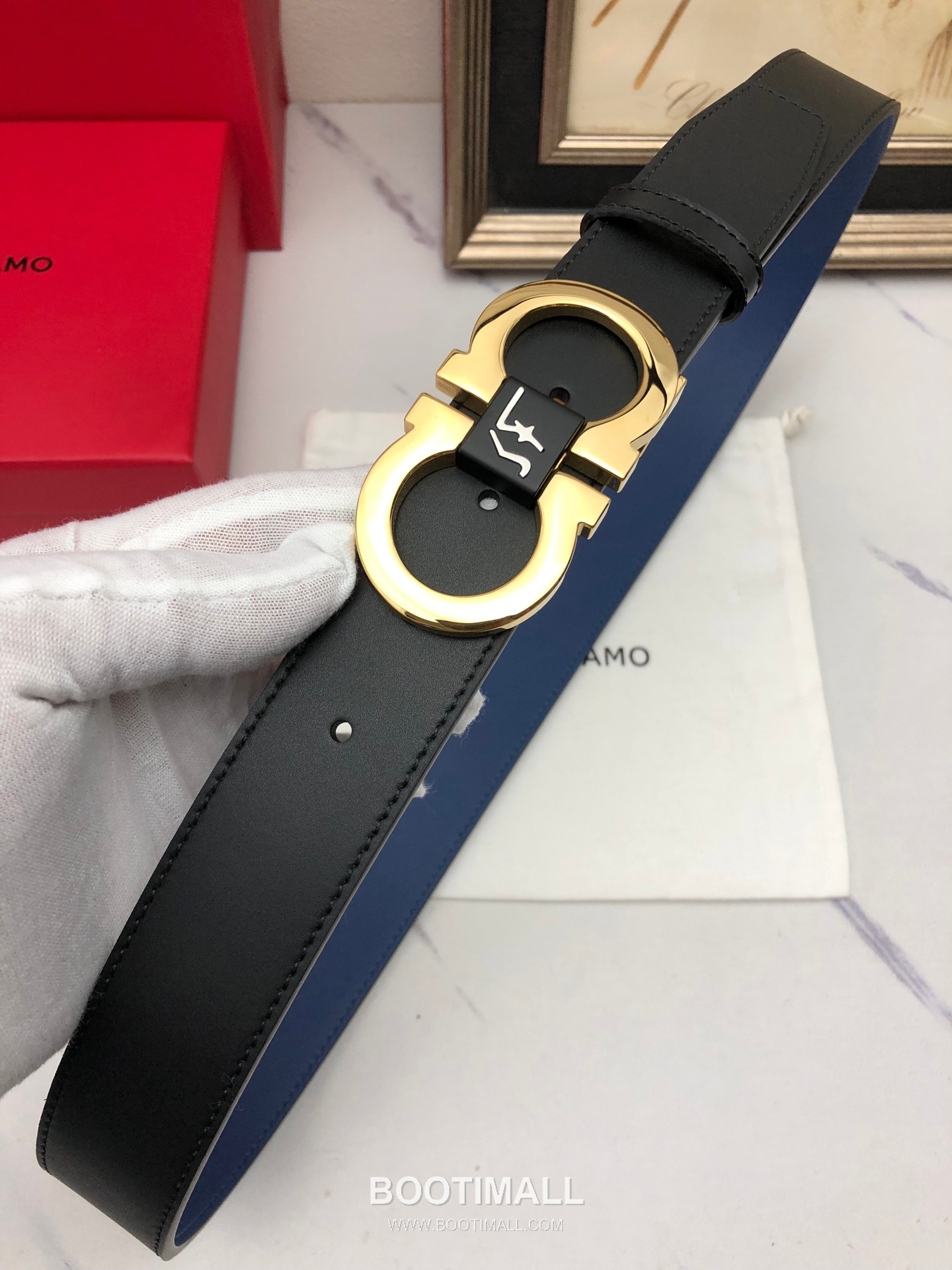 Ferragamo Gancini Calfskin Embossed Leather Reversible Belt with Gancini Buckle Gold-Plated 페라가모 간치니 카프스킨 엠보싱 레더 리버서블 벨트 간치니 버클 황동 베이스 금도금 3.5cm 4