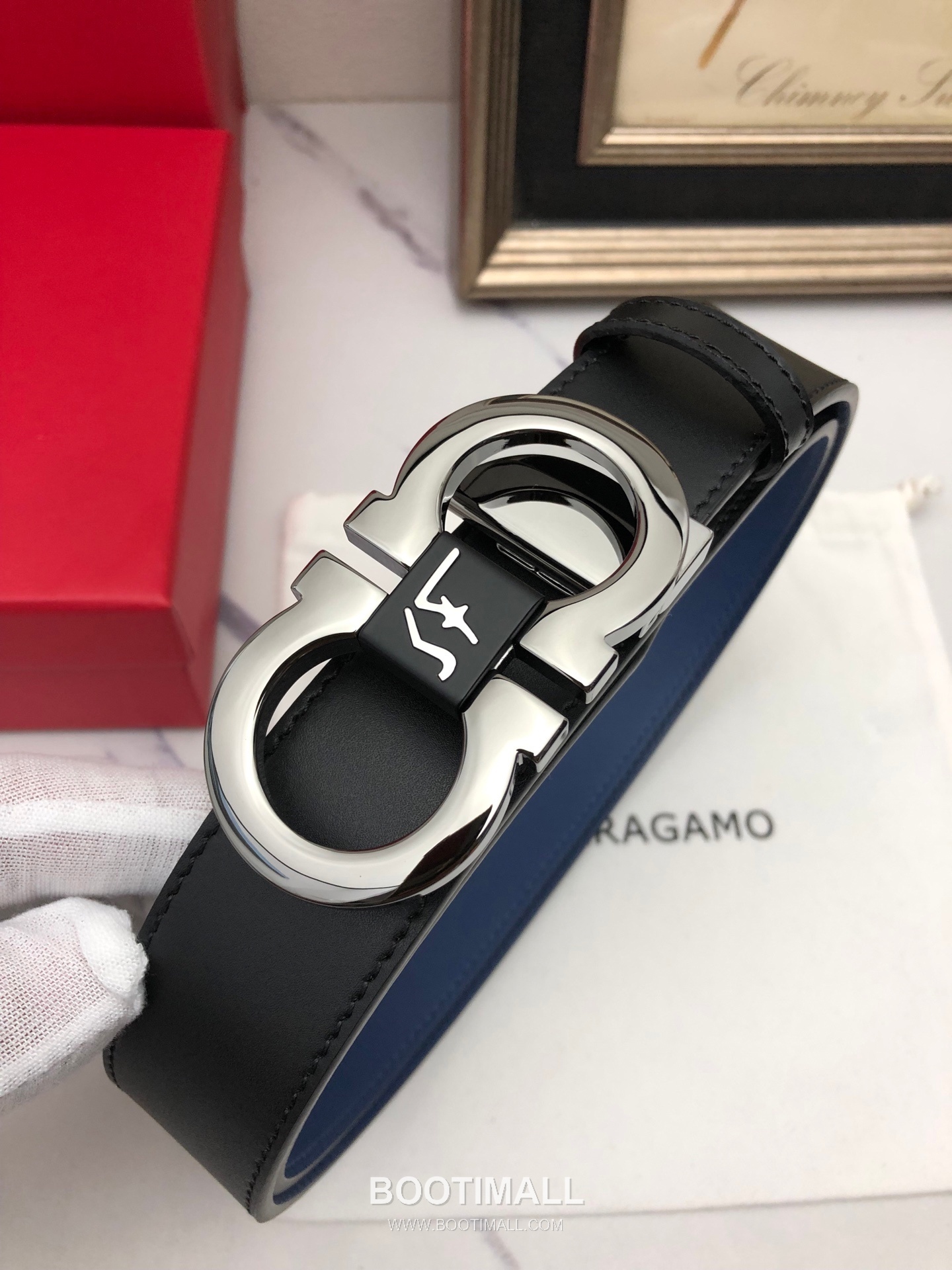 Ferragamo Gancini Calfskin Embossed Leather Reversible Belt with Gancini Buckle Gold-Plated 페라가모 간치니 카프스킨 엠보싱 레더 리버서블 벨트 간치니 버클 황동 베이스 금도금 3.5cm 1