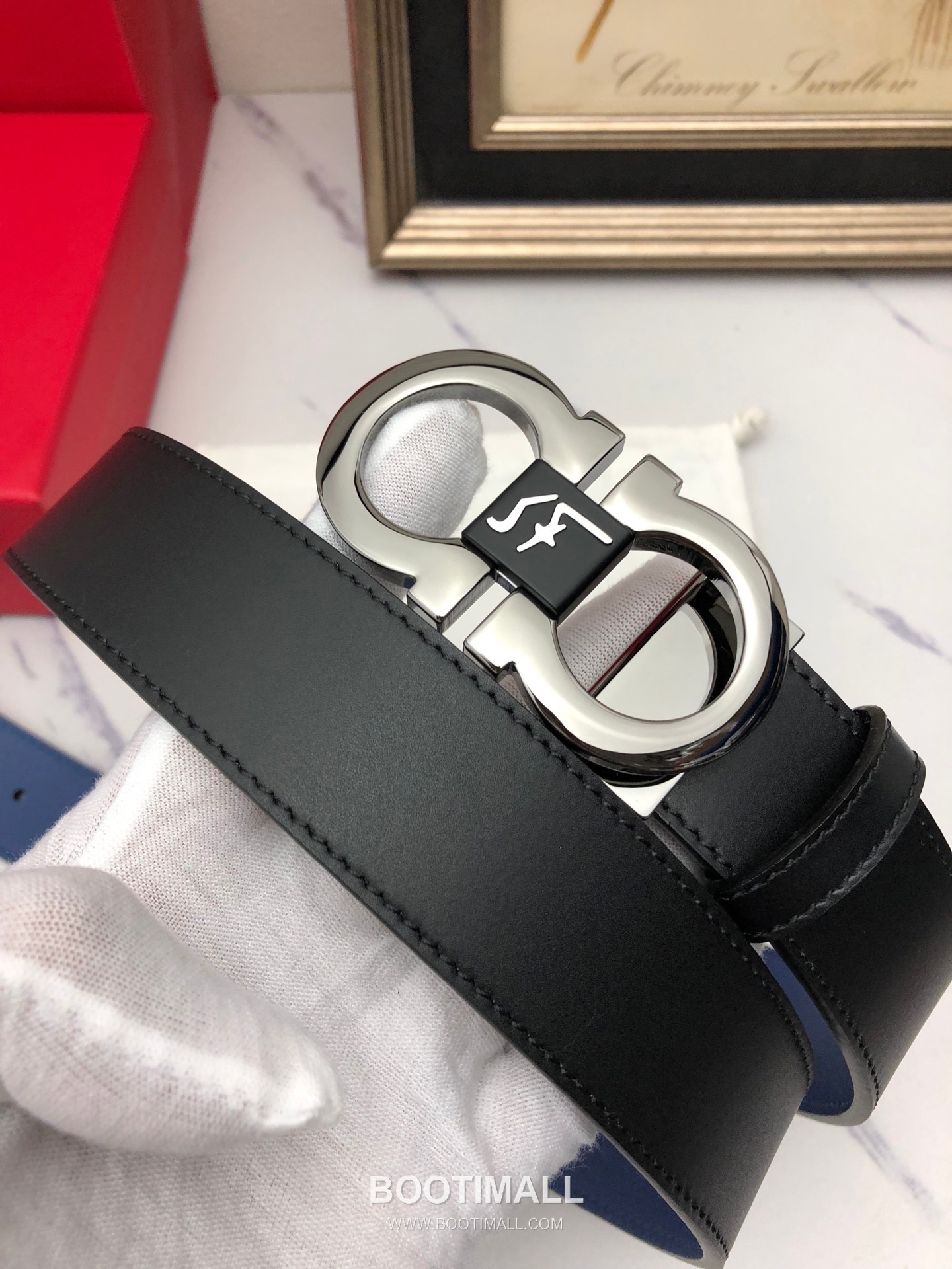 Ferragamo Gancini Calfskin Embossed Leather Reversible Belt with Gancini Buckle Gold-Plated 페라가모 간치니 카프스킨 엠보싱 레더 리버서블 벨트 간치니 버클 황동 베이스 금도금 3.5cm 2