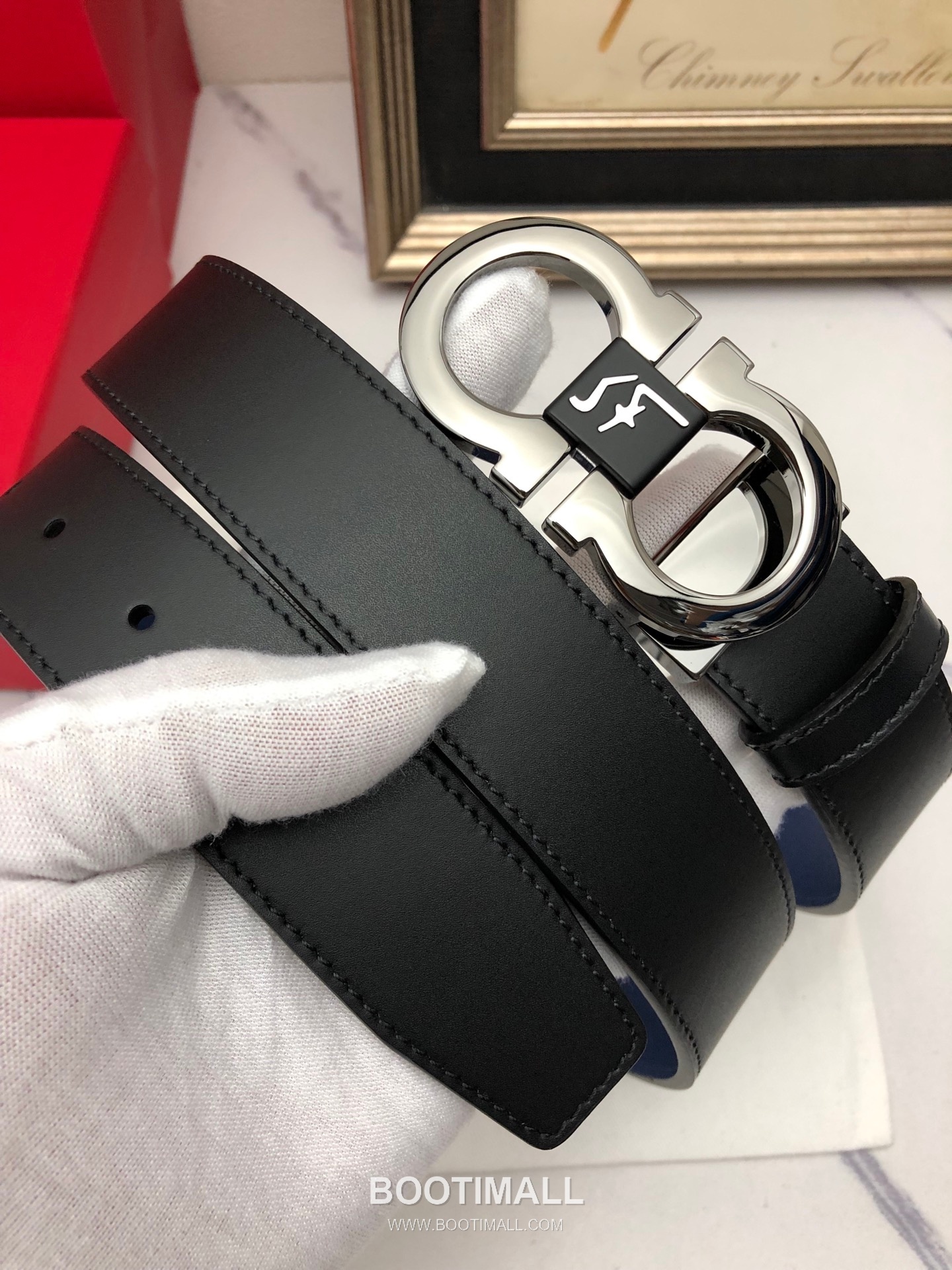Ferragamo Gancini Calfskin Embossed Leather Reversible Belt with Gancini Buckle Gold-Plated 페라가모 간치니 카프스킨 엠보싱 레더 리버서블 벨트 간치니 버클 황동 베이스 금도금 3.5cm 3