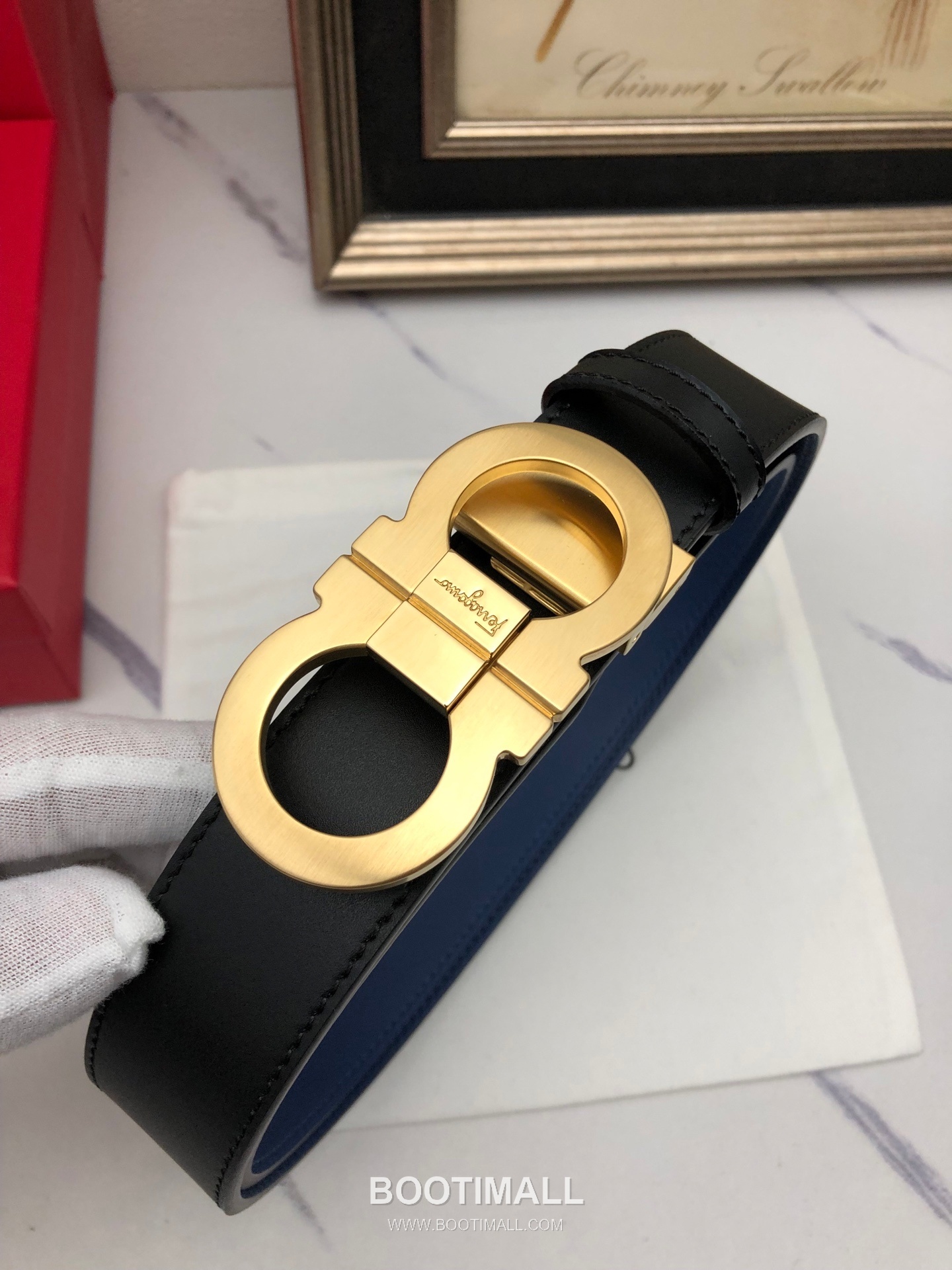 Ferragamo Gancini Calfskin Embossed Leather Reversible Belt with Gancini Buckle Gold-Plated 페라가모 간치니 카프스킨 엠보싱 레더 리버서블 벨트 간치니 버클 황동 베이스 금도금 3.5cm 1