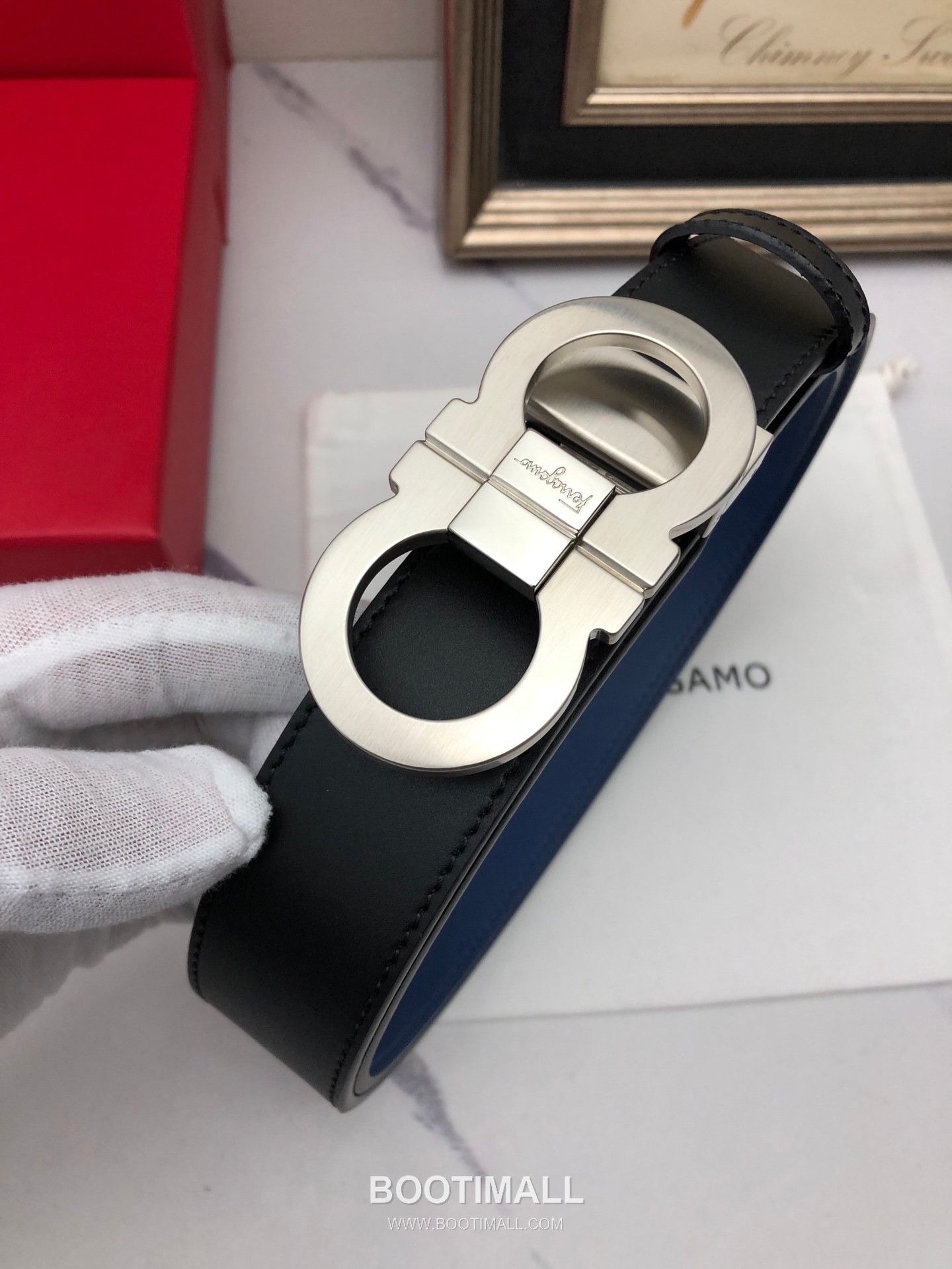 Ferragamo Gancini Calfskin Embossed Leather Reversible Belt with Gancini Buckle Gold-Plated 페라가모 간치니 카프스킨 엠보싱 레더 리버서블 벨트 간치니 버클 황동 베이스 금도금 3.5cm 1