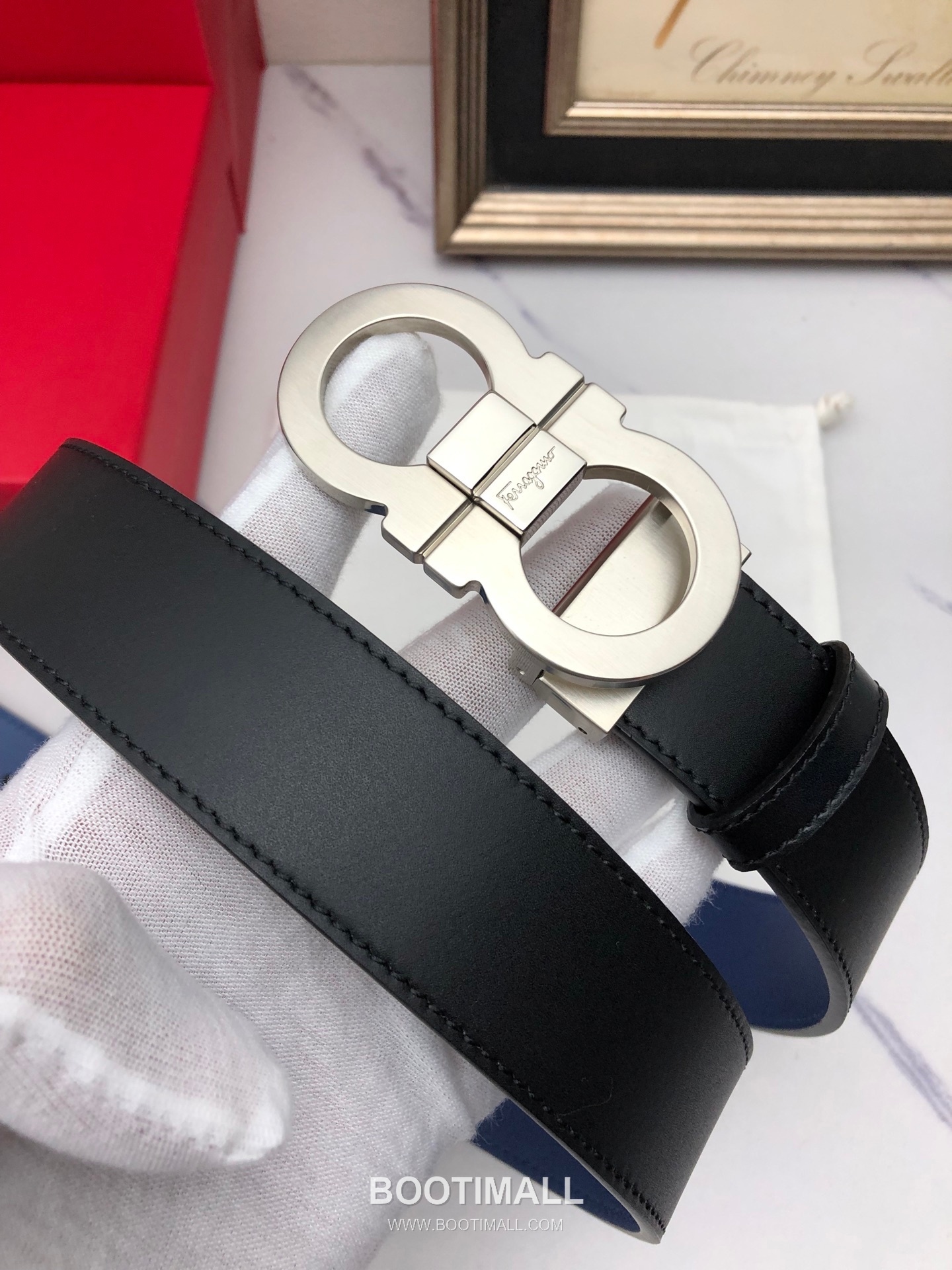Ferragamo Gancini Calfskin Embossed Leather Reversible Belt with Gancini Buckle Gold-Plated 페라가모 간치니 카프스킨 엠보싱 레더 리버서블 벨트 간치니 버클 황동 베이스 금도금 3.5cm 2
