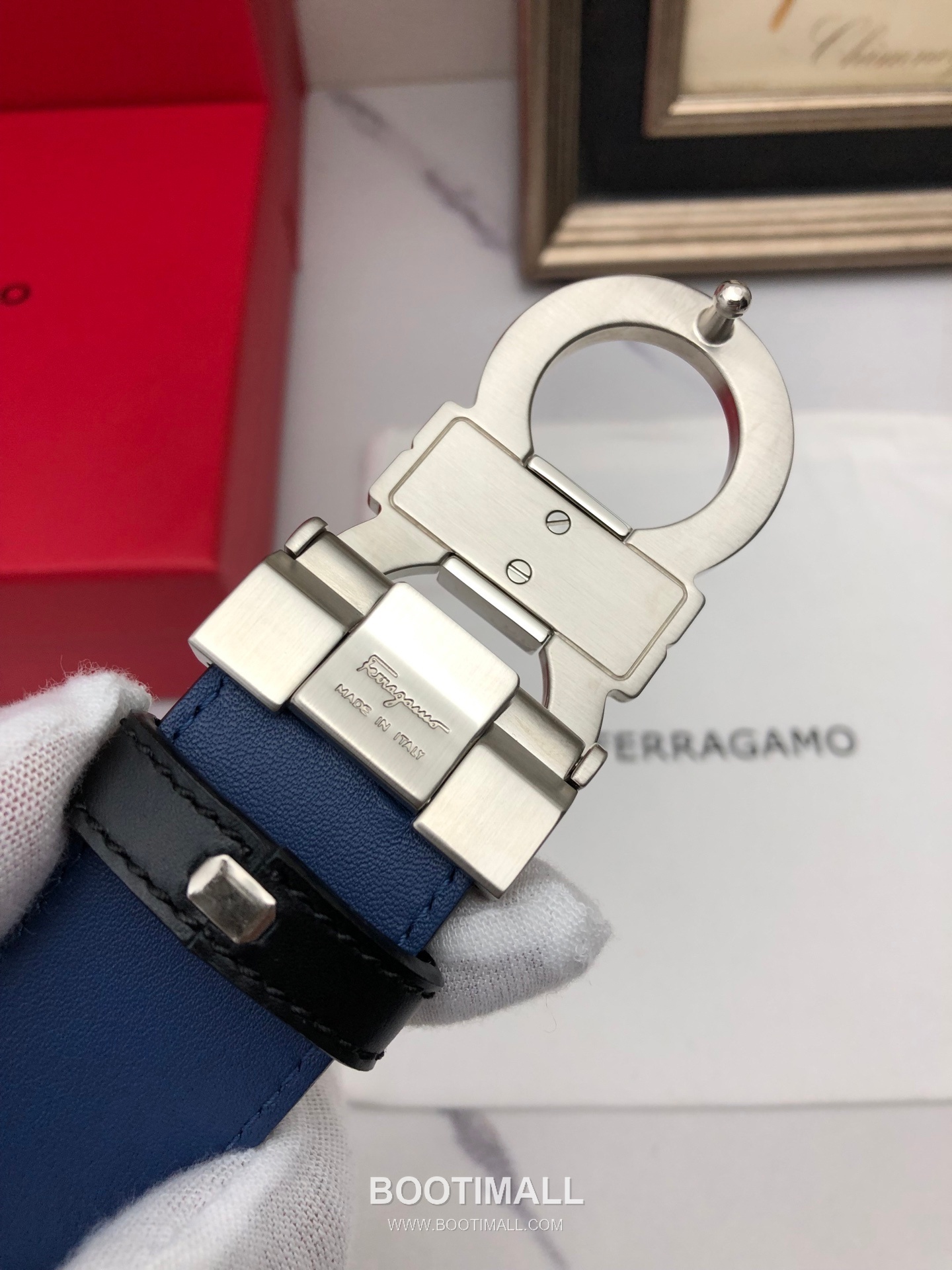 Ferragamo Gancini Calfskin Embossed Leather Reversible Belt with Gancini Buckle Gold-Plated 페라가모 간치니 카프스킨 엠보싱 레더 리버서블 벨트 간치니 버클 황동 베이스 금도금 3.5cm 7