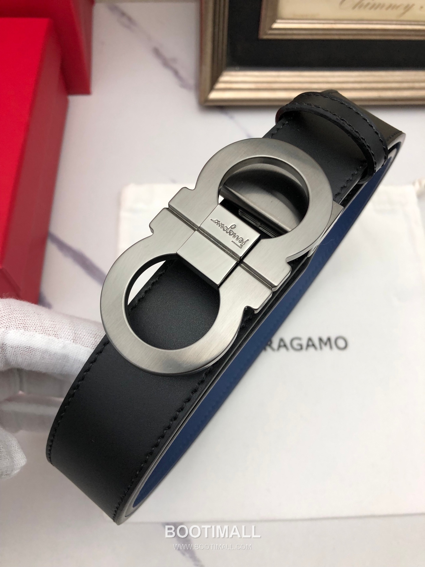 Ferragamo Gancini Calfskin Embossed Leather Reversible Belt with Gancini Buckle Gold-Plated 페라가모 간치니 카프스킨 엠보싱 레더 리버서블 벨트 간치니 버클 황동 베이스 금도금 3.5cm 1