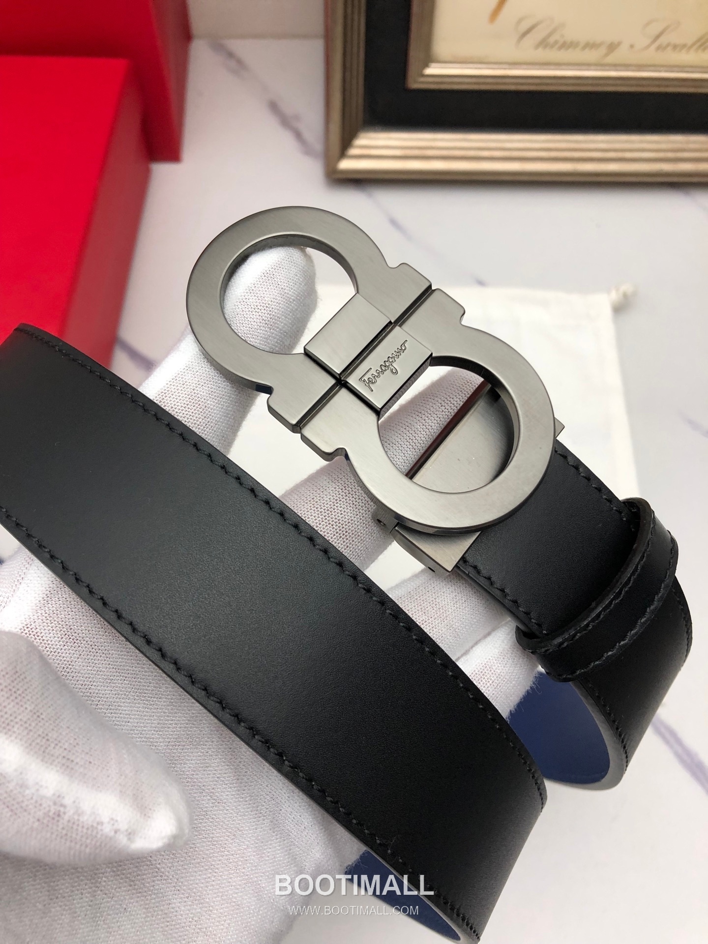 Ferragamo Gancini Calfskin Embossed Leather Reversible Belt with Gancini Buckle Gold-Plated 페라가모 간치니 카프스킨 엠보싱 레더 리버서블 벨트 간치니 버클 황동 베이스 금도금 3.5cm 2