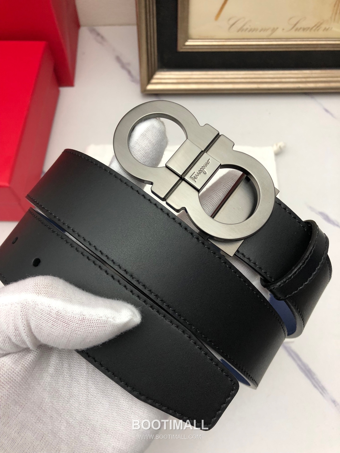 Ferragamo Gancini Calfskin Embossed Leather Reversible Belt with Gancini Buckle Gold-Plated 페라가모 간치니 카프스킨 엠보싱 레더 리버서블 벨트 간치니 버클 황동 베이스 금도금 3.5cm 3
