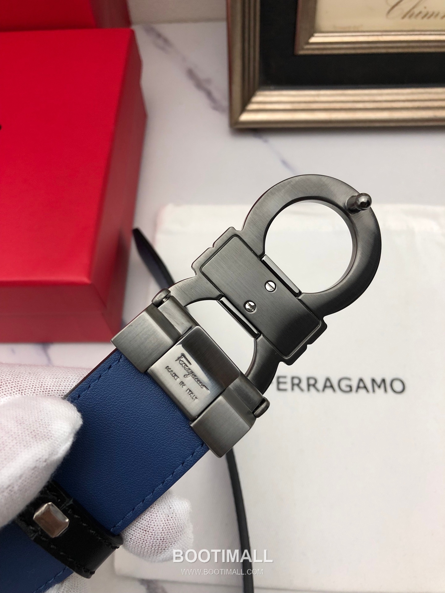 Ferragamo Gancini Calfskin Embossed Leather Reversible Belt with Gancini Buckle Gold-Plated 페라가모 간치니 카프스킨 엠보싱 레더 리버서블 벨트 간치니 버클 황동 베이스 금도금 3.5cm 8