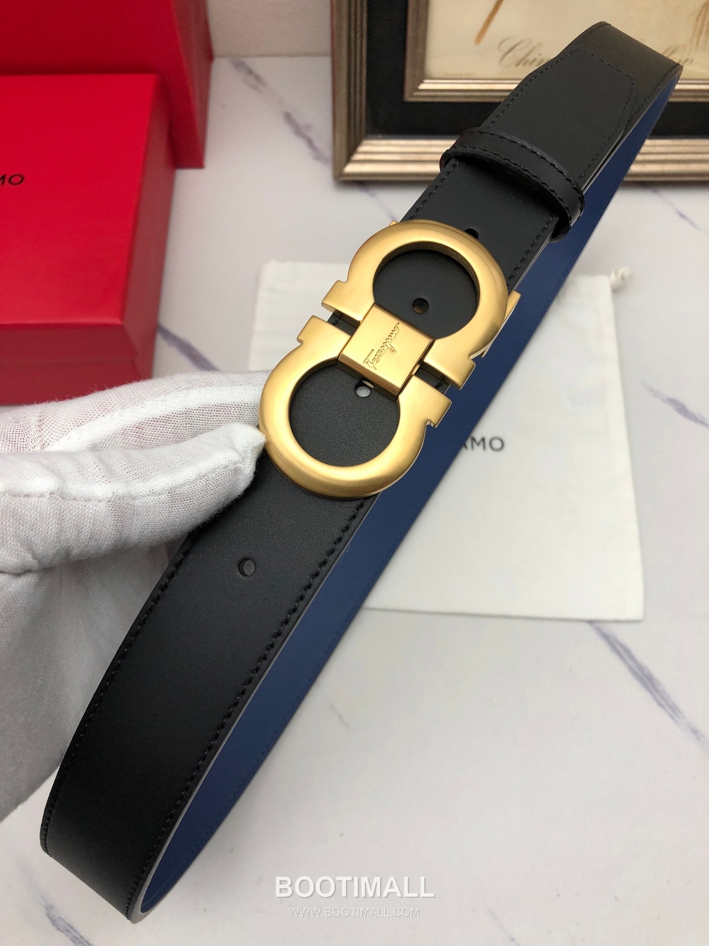 Ferragamo Gancini Calfskin Embossed Leather Reversible Belt with Gancini Buckle Gold-Plated 페라가모 간치니 카프스킨 엠보싱 레더 리버서블 벨트 간치니 버클 황동 베이스 금도금 3.5cm 5