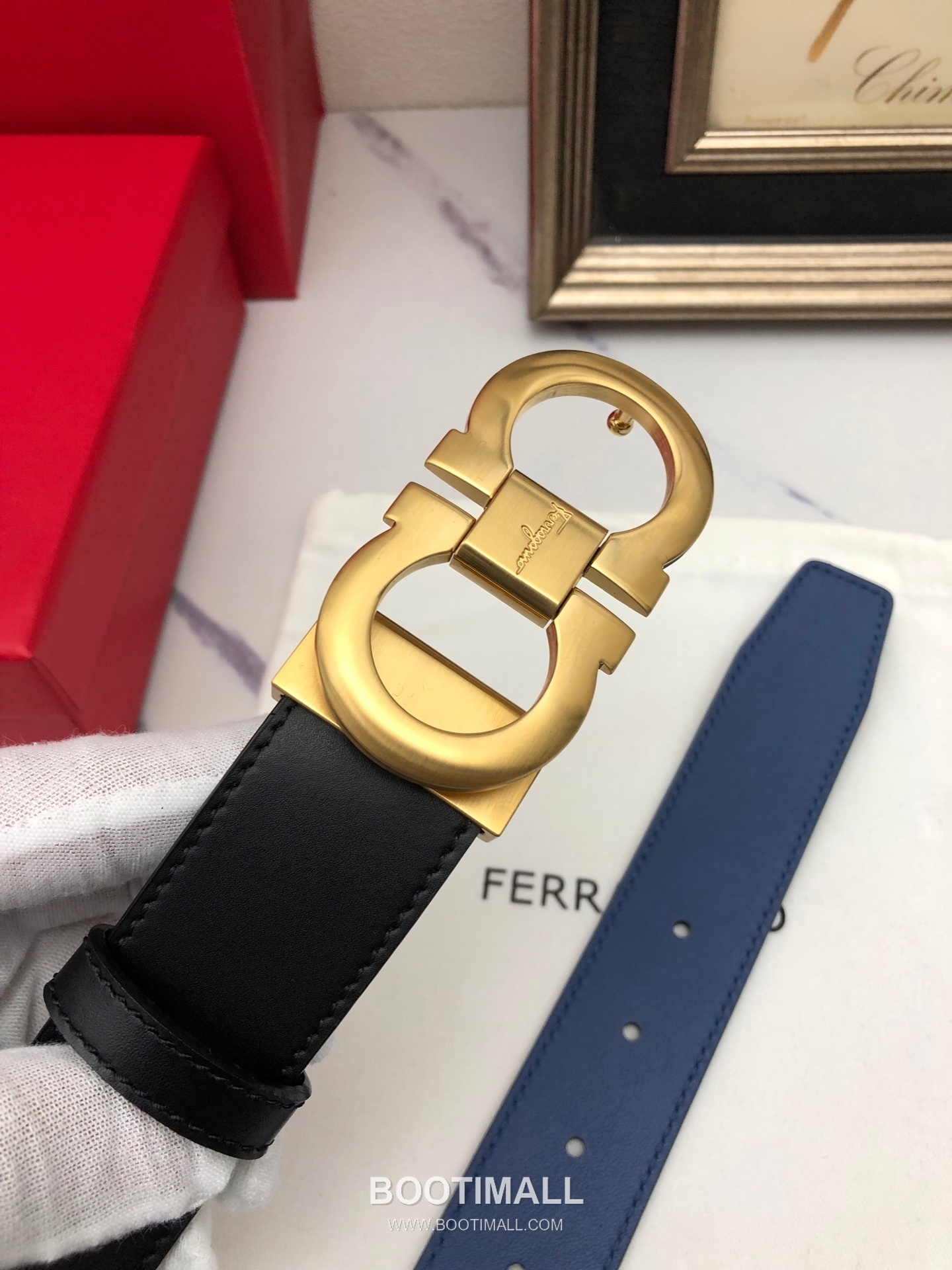 Ferragamo Gancini Calfskin Embossed Leather Reversible Belt with Gancini Buckle Gold-Plated 페라가모 간치니 카프스킨 엠보싱 레더 리버서블 벨트 간치니 버클 황동 베이스 금도금 3.5cm 7