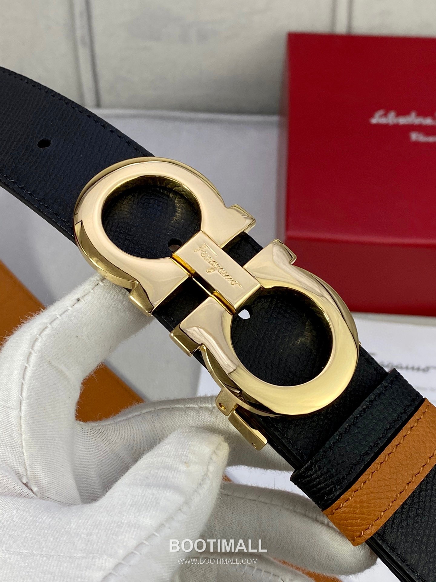 Ferragamo Gancini Calfskin Palm Grain Leather Reversible Belt with Gancini Buckle Palladium 페라가모 간치니 카프스킨 팜 그레인 레더 리버서블 벨트 간치니 버클 황동 베이스 팔라듐 피니시 3.5cm 6