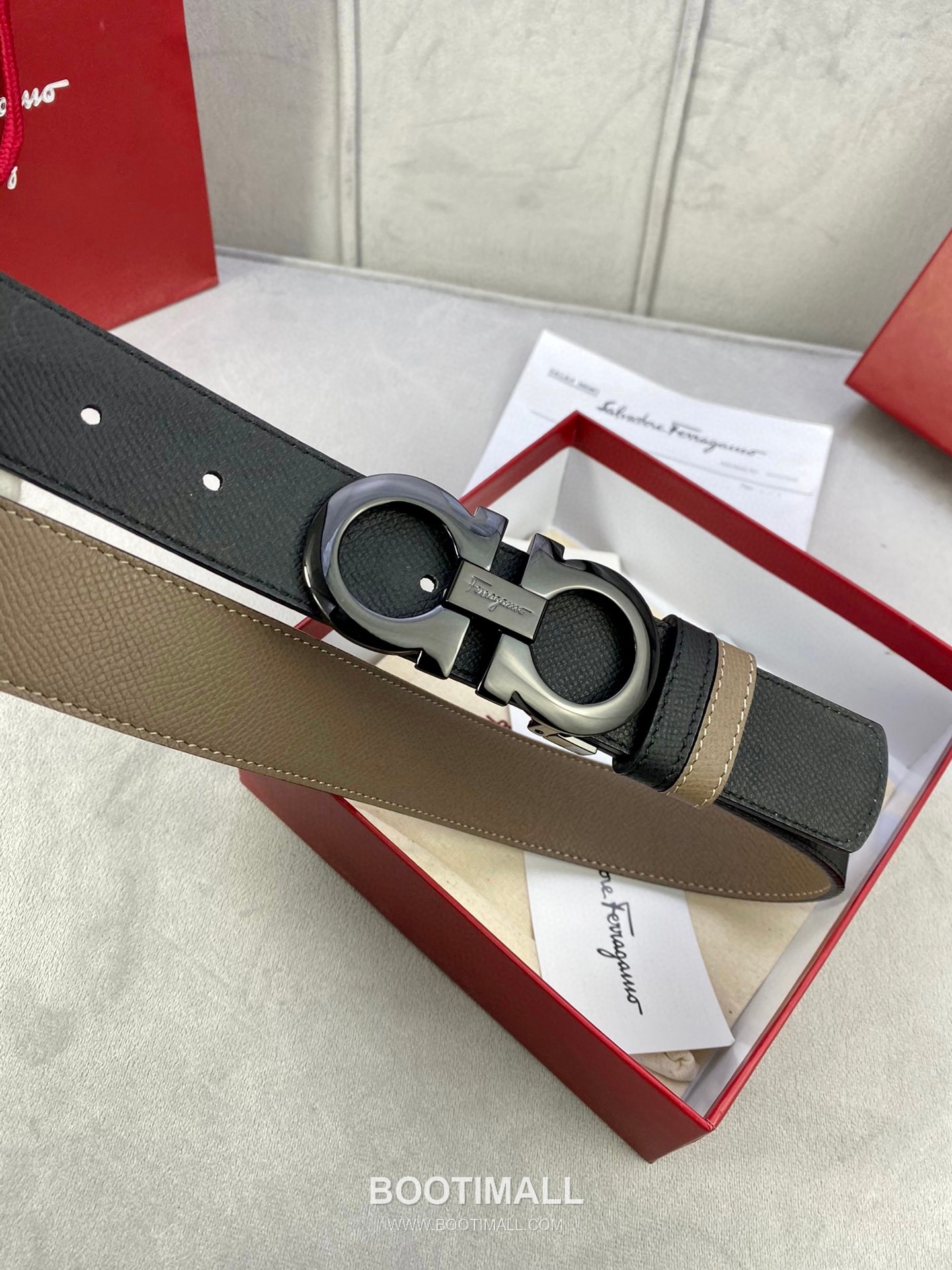 Ferragamo Gancini Calfskin Palm Grain Leather Reversible Belt with Gancini Buckle Palladium 페라가모 간치니 카프스킨 팜 그레인 레더 리버서블 벨트 간치니 버클 황동 베이스 팔라듐 피니시 3.5cm 3