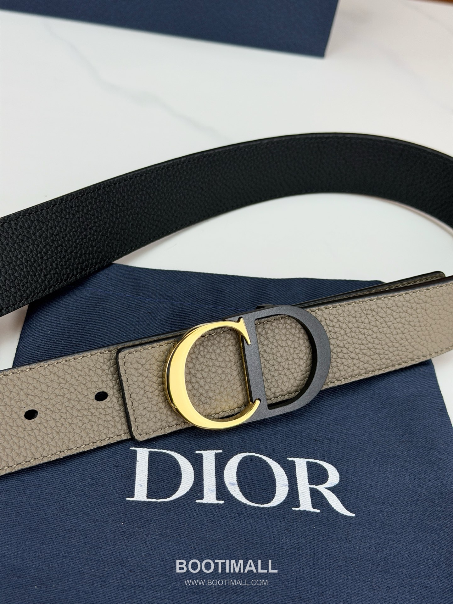 Dior Calfskin Grained Leather Reversible Belt with Logo Buckle Palladium 디올 카프스킨 그레인 레더 리버서블 벨트 로고 버클 황동 베이스 팔라듐 피니시 3.5cm 2