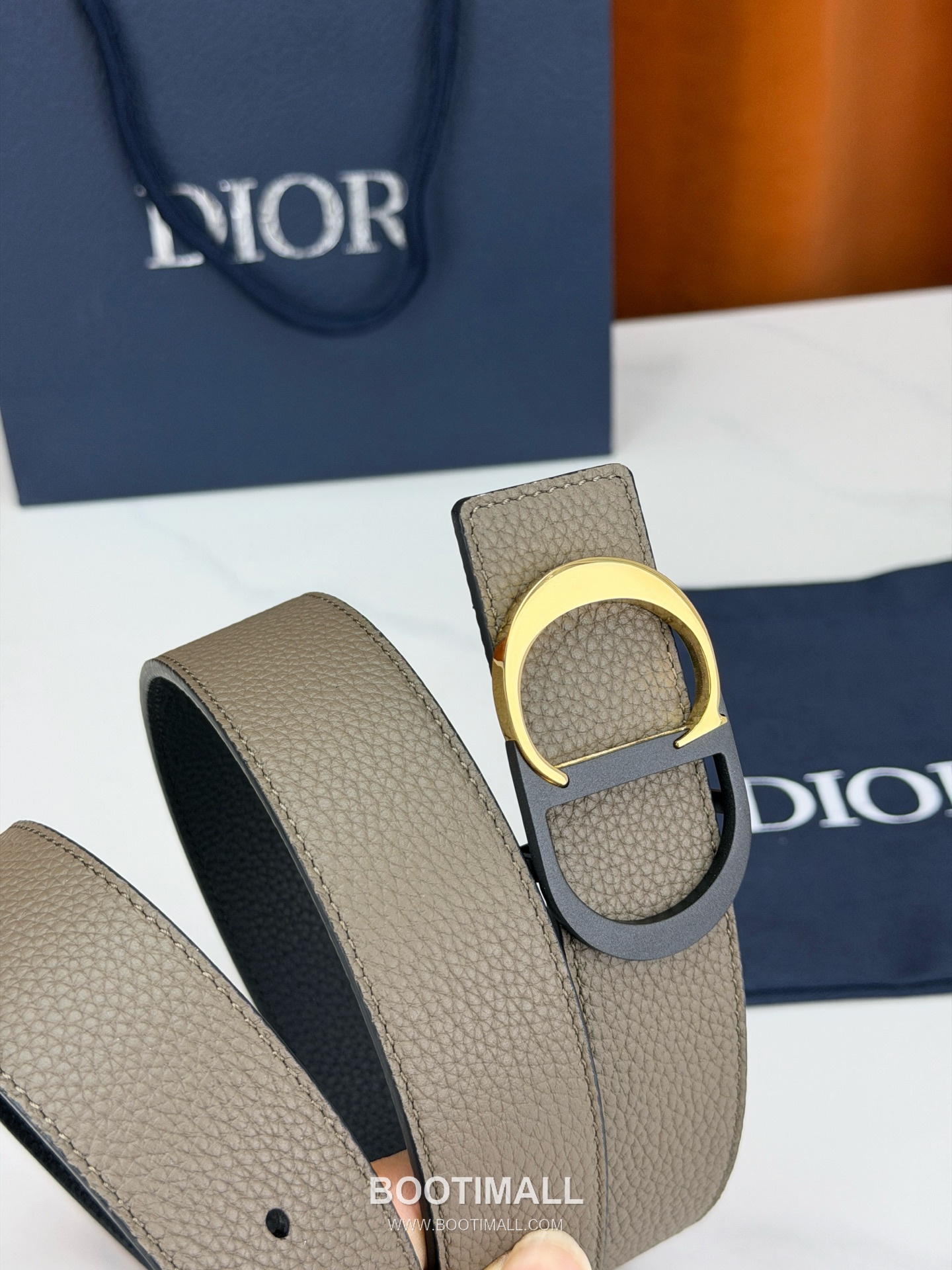 Dior Calfskin Grained Leather Reversible Belt with Logo Buckle Palladium 디올 카프스킨 그레인 레더 리버서블 벨트 로고 버클 황동 베이스 팔라듐 피니시 3.5cm 3