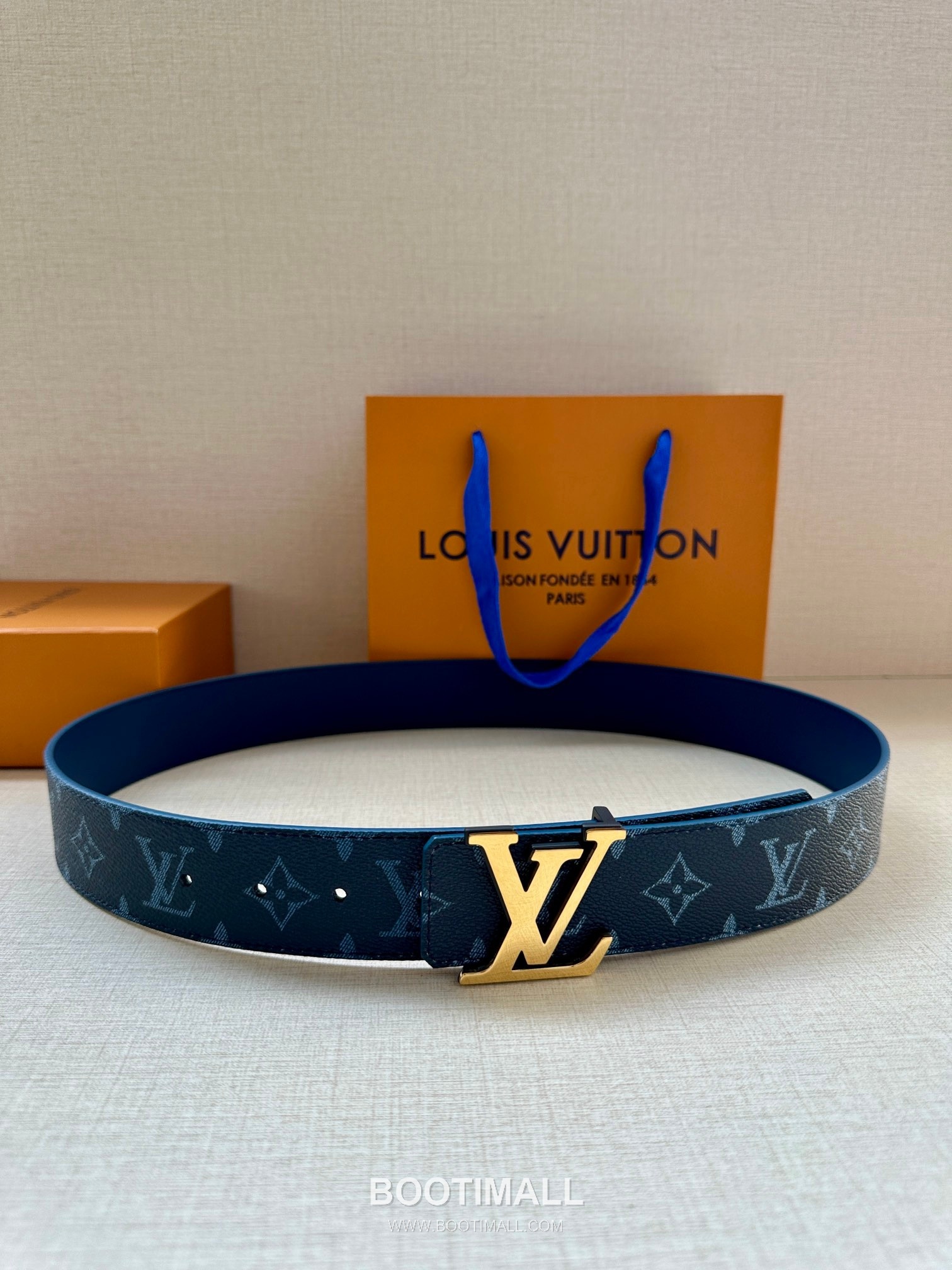 Louis Vuitton LV Initiales Gradient Monogram Canvas Reversible Belt with LV Buckle Palladium 루이비통 LV 이니셜 그라디언트 모노그램 캔버스 리버서블 벨트 LV 버클 황동 베이스 팔라듐 피니시 4.0cm 1