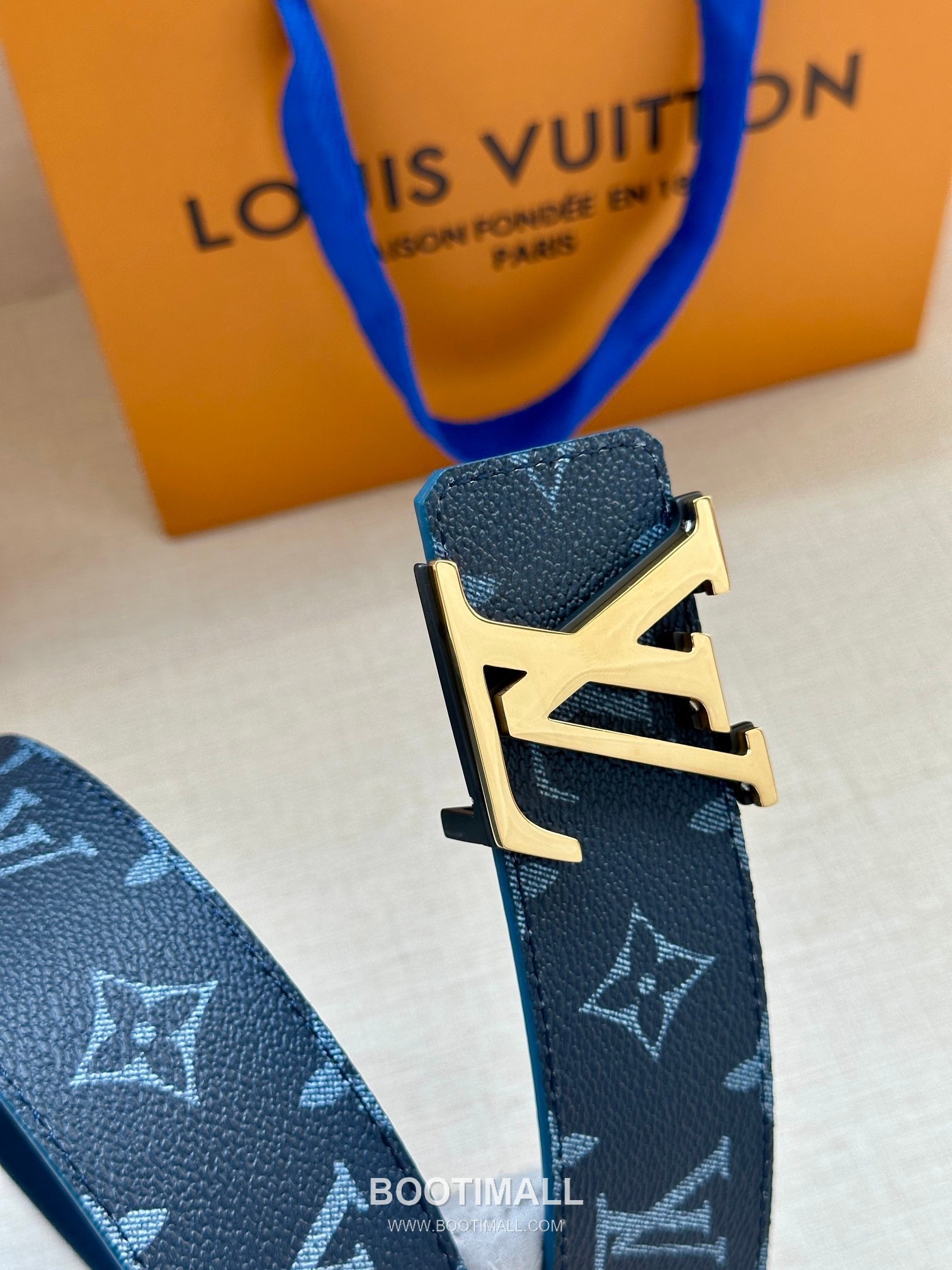 Louis Vuitton LV Initiales Gradient Monogram Canvas Reversible Belt with LV Buckle Palladium 루이비통 LV 이니셜 그라디언트 모노그램 캔버스 리버서블 벨트 LV 버클 황동 베이스 팔라듐 피니시 4.0cm 3