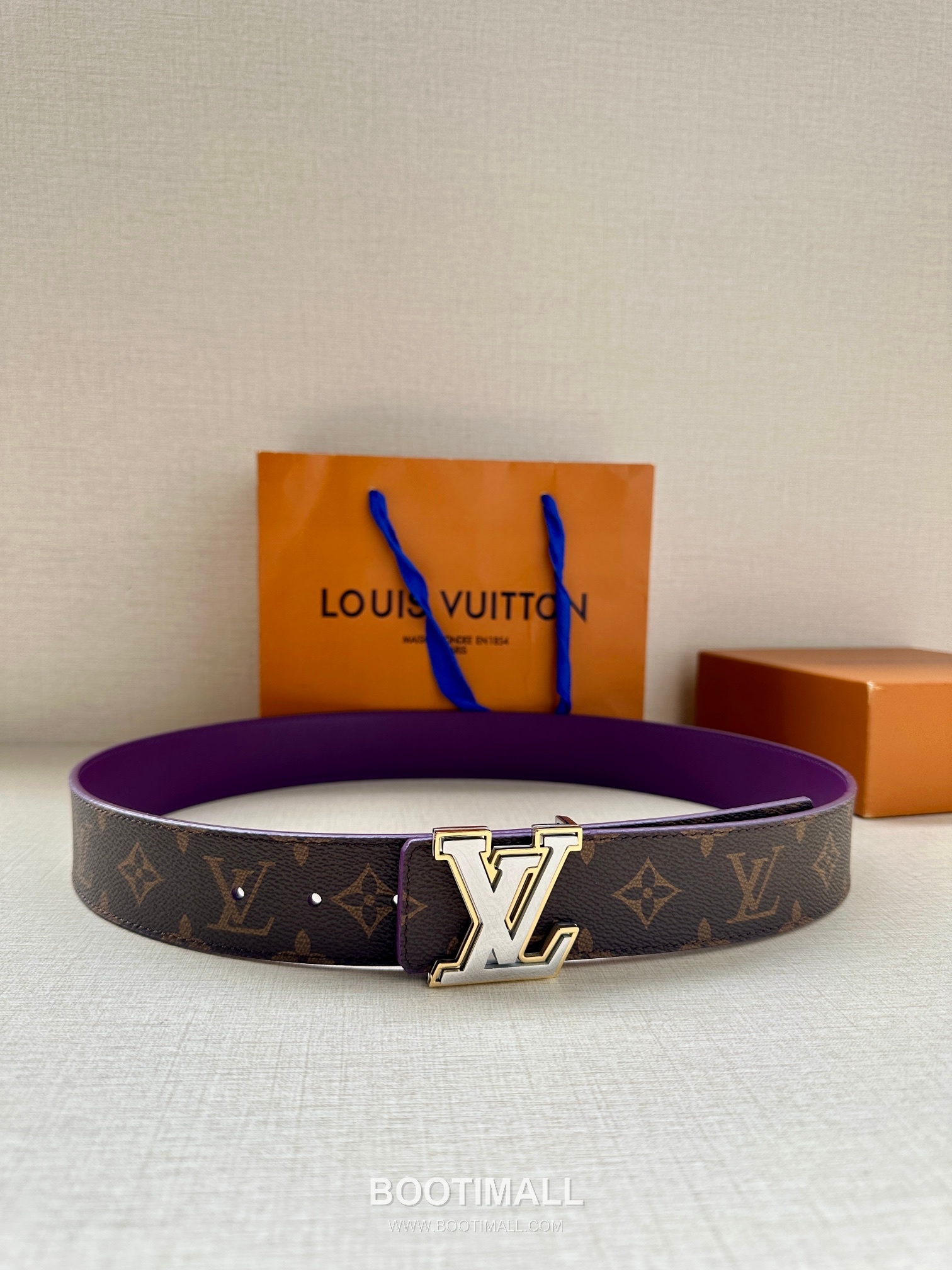 Louis Vuitton LV Initiales Gradient Monogram Canvas Reversible Belt with LV Buckle Palladium 루이비통 LV 이니셜 그라디언트 모노그램 캔버스 리버서블 벨트 LV 버클 황동 베이스 팔라듐 피니시 4.0cm 1