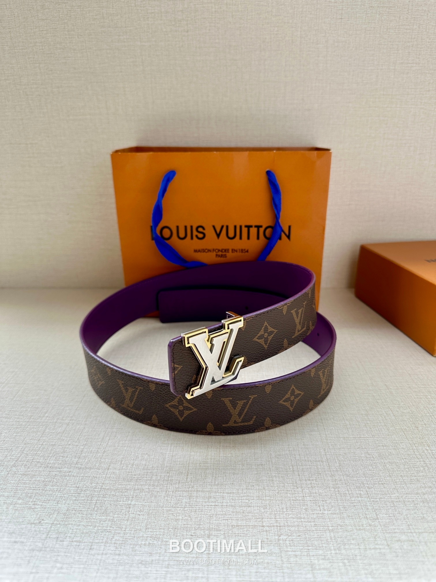 Louis Vuitton LV Initiales Gradient Monogram Canvas Reversible Belt with LV Buckle Palladium 루이비통 LV 이니셜 그라디언트 모노그램 캔버스 리버서블 벨트 LV 버클 황동 베이스 팔라듐 피니시 4.0cm 3