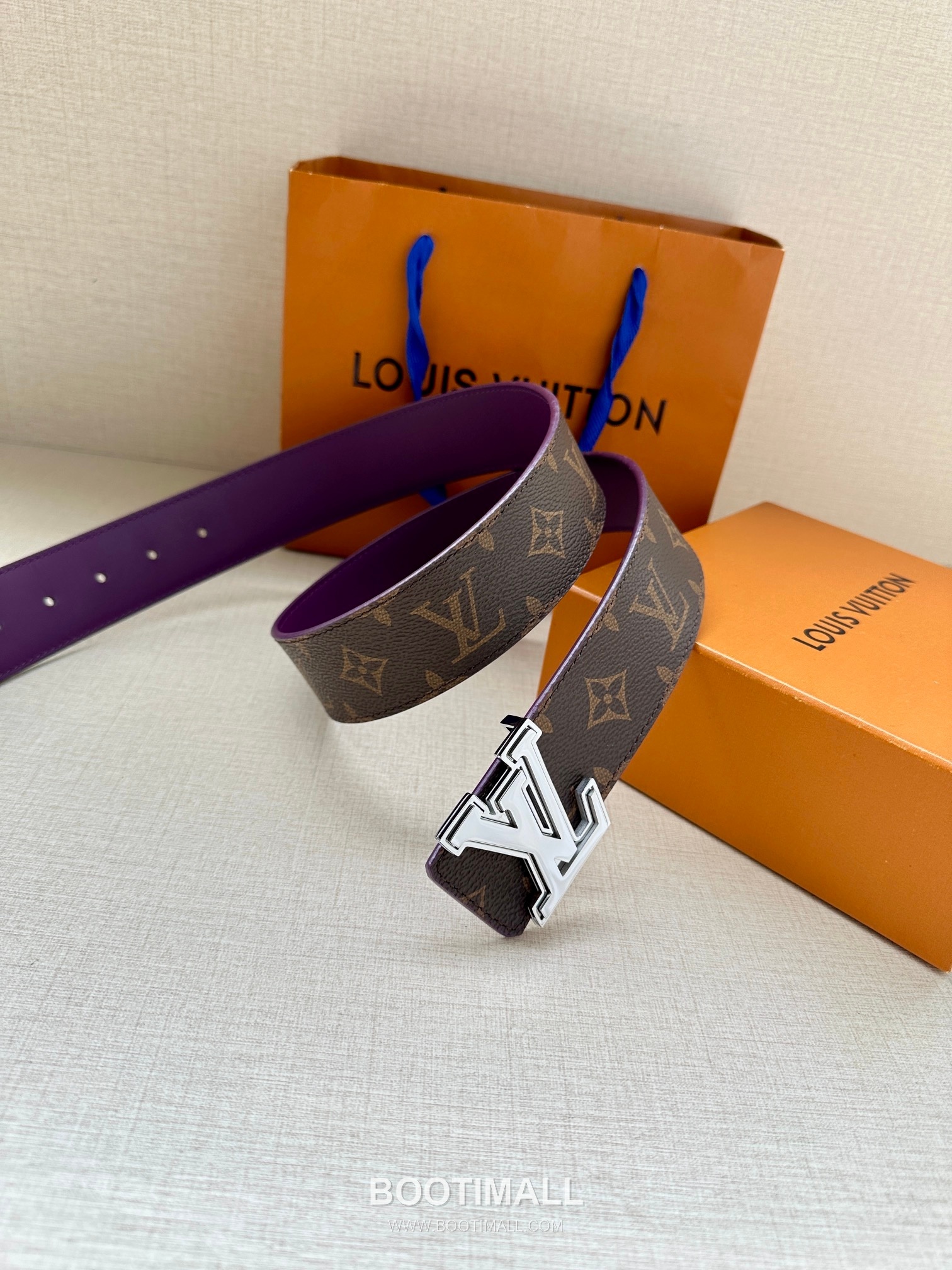Louis Vuitton LV Initiales Gradient Monogram Canvas Reversible Belt with LV Buckle Palladium 루이비통 LV 이니셜 그라디언트 모노그램 캔버스 리버서블 벨트 LV 버클 황동 베이스 팔라듐 피니시 4.0cm 4