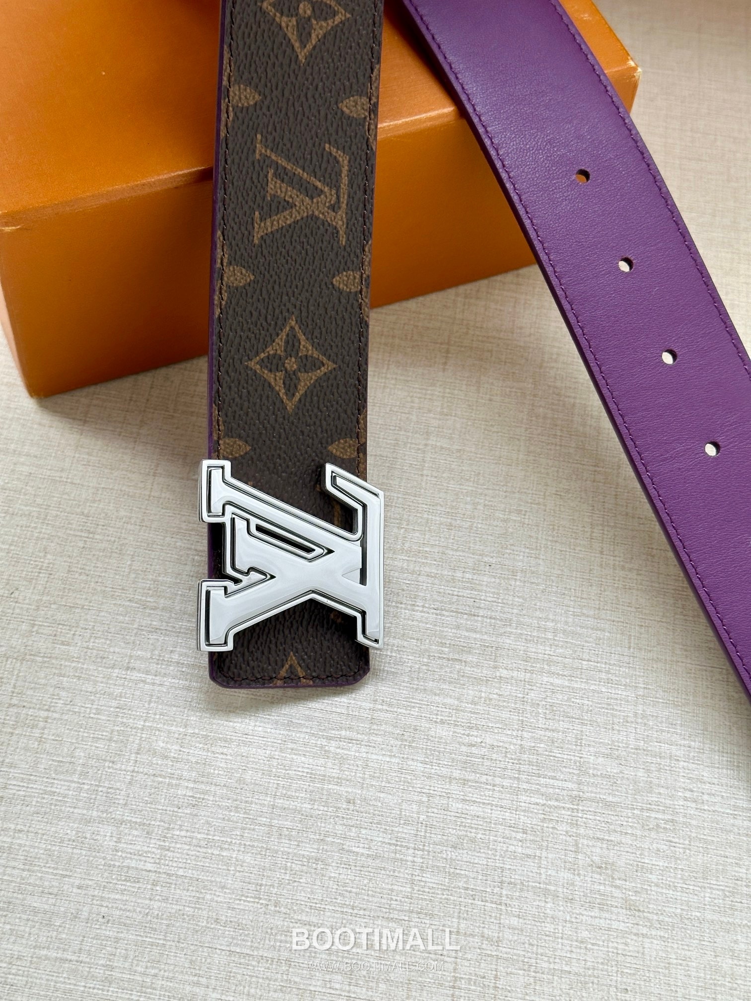 Louis Vuitton LV Initiales Gradient Monogram Canvas Reversible Belt with LV Buckle Palladium 루이비통 LV 이니셜 그라디언트 모노그램 캔버스 리버서블 벨트 LV 버클 황동 베이스 팔라듐 피니시 4.0cm 5