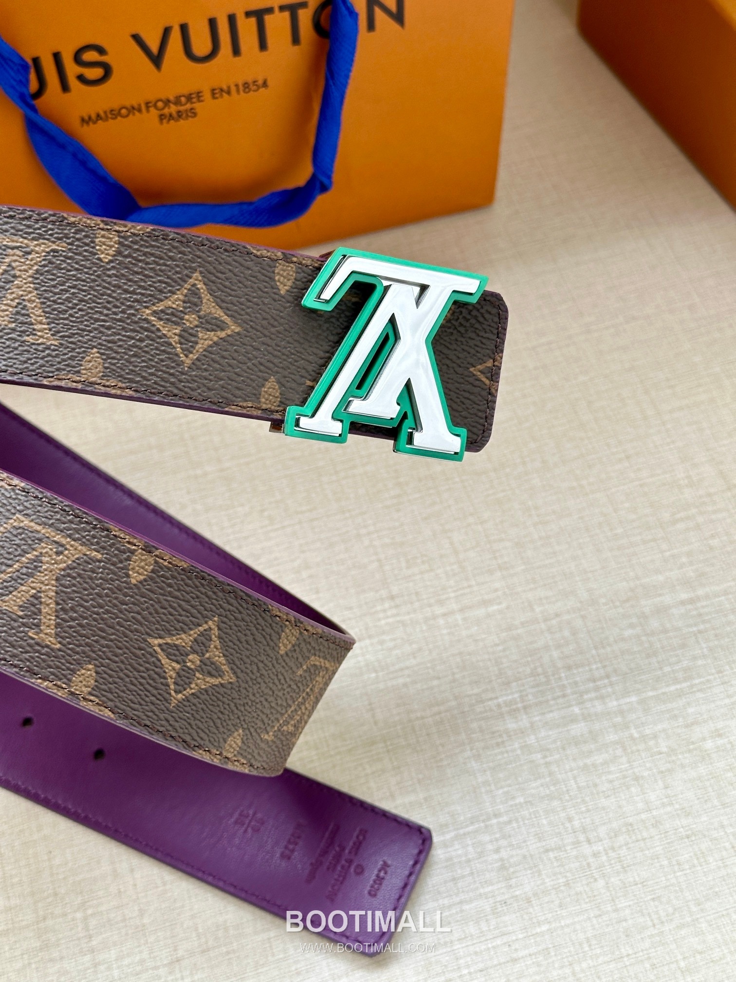 Louis Vuitton LV Initiales Gradient Monogram Canvas Reversible Belt with LV Buckle Palladium 루이비통 LV 이니셜 그라디언트 모노그램 캔버스 리버서블 벨트 LV 버클 황동 베이스 팔라듐 피니시 4.0cm 8