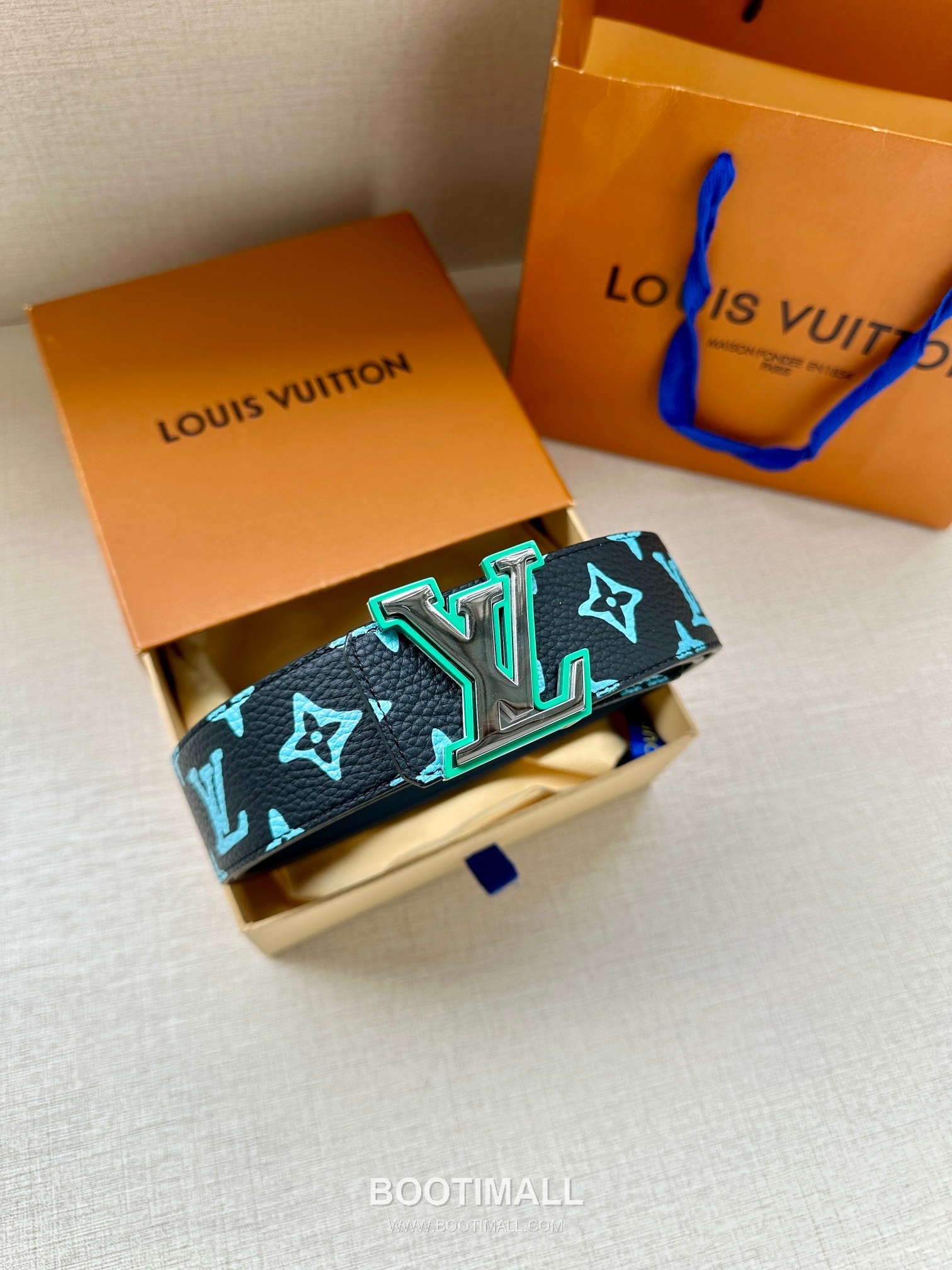 Louis Vuitton LV Initiales Gradient Monogram Canvas Reversible Belt with LV Buckle Palladium 루이비통 LV 이니셜 그라디언트 모노그램 캔버스 리버서블 벨트 LV 버클 황동 베이스 팔라듐 피니시 4.0cm 8
