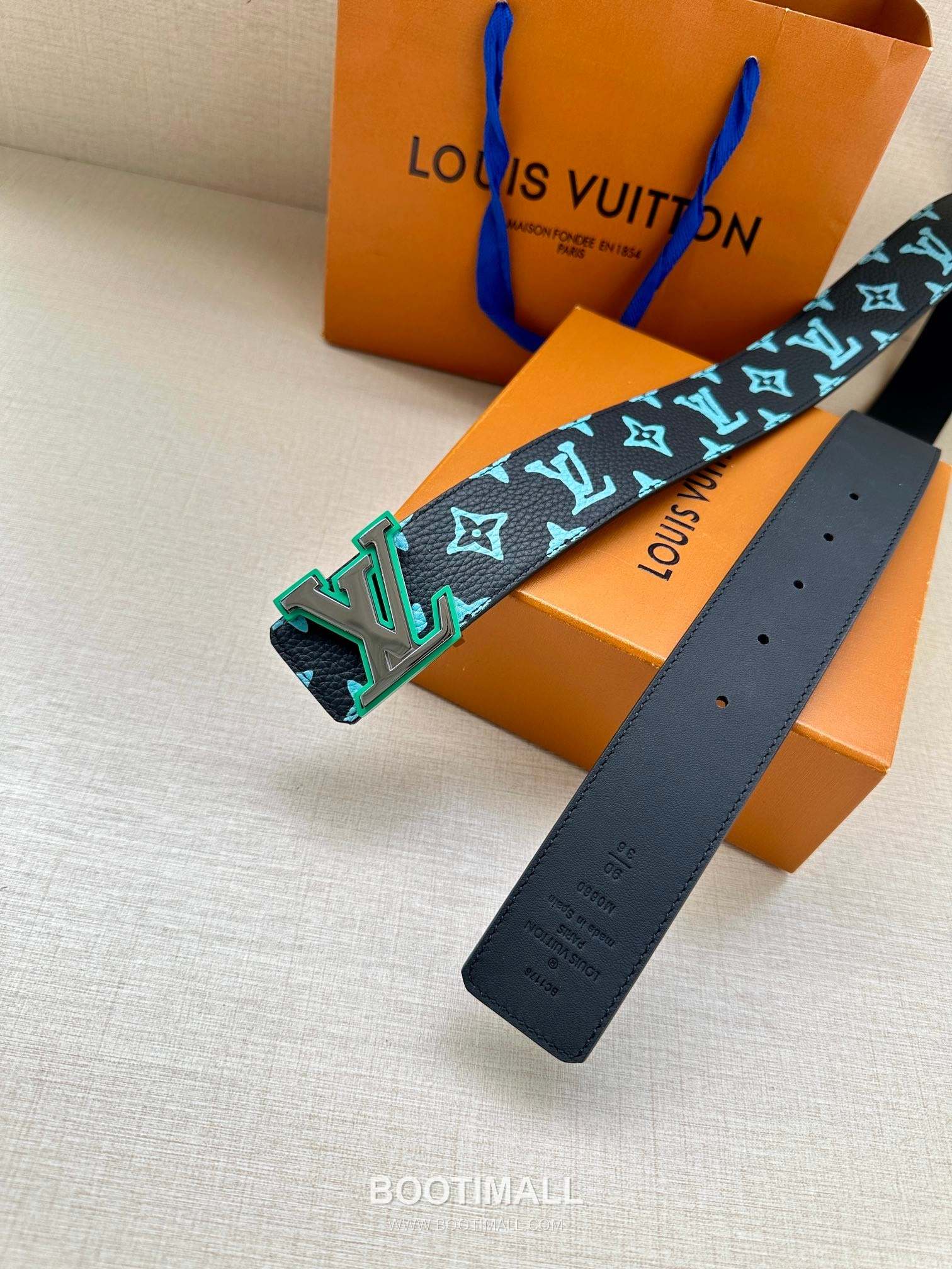 Louis Vuitton LV Initiales Gradient Monogram Canvas Reversible Belt with LV Buckle Palladium 루이비통 LV 이니셜 그라디언트 모노그램 캔버스 리버서블 벨트 LV 버클 황동 베이스 팔라듐 피니시 4.0cm 9