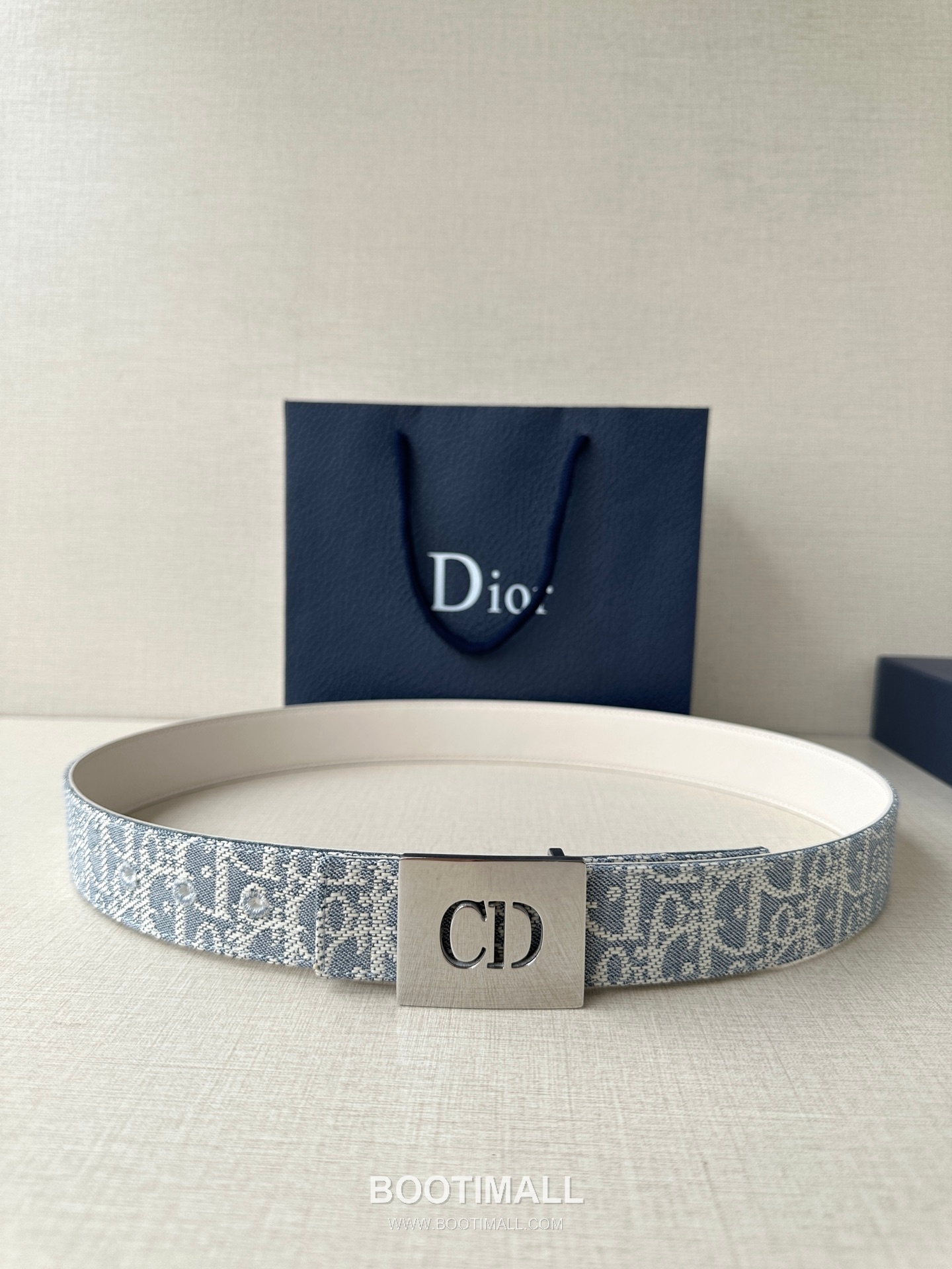 Dior Calfskin Grained Leather Reversible Belt with Logo Buckle Palladium 디올 카프스킨 그레인 레더 리버서블 벨트 로고 버클 황동 베이스 팔라듐 피니시 3.5cm 1
