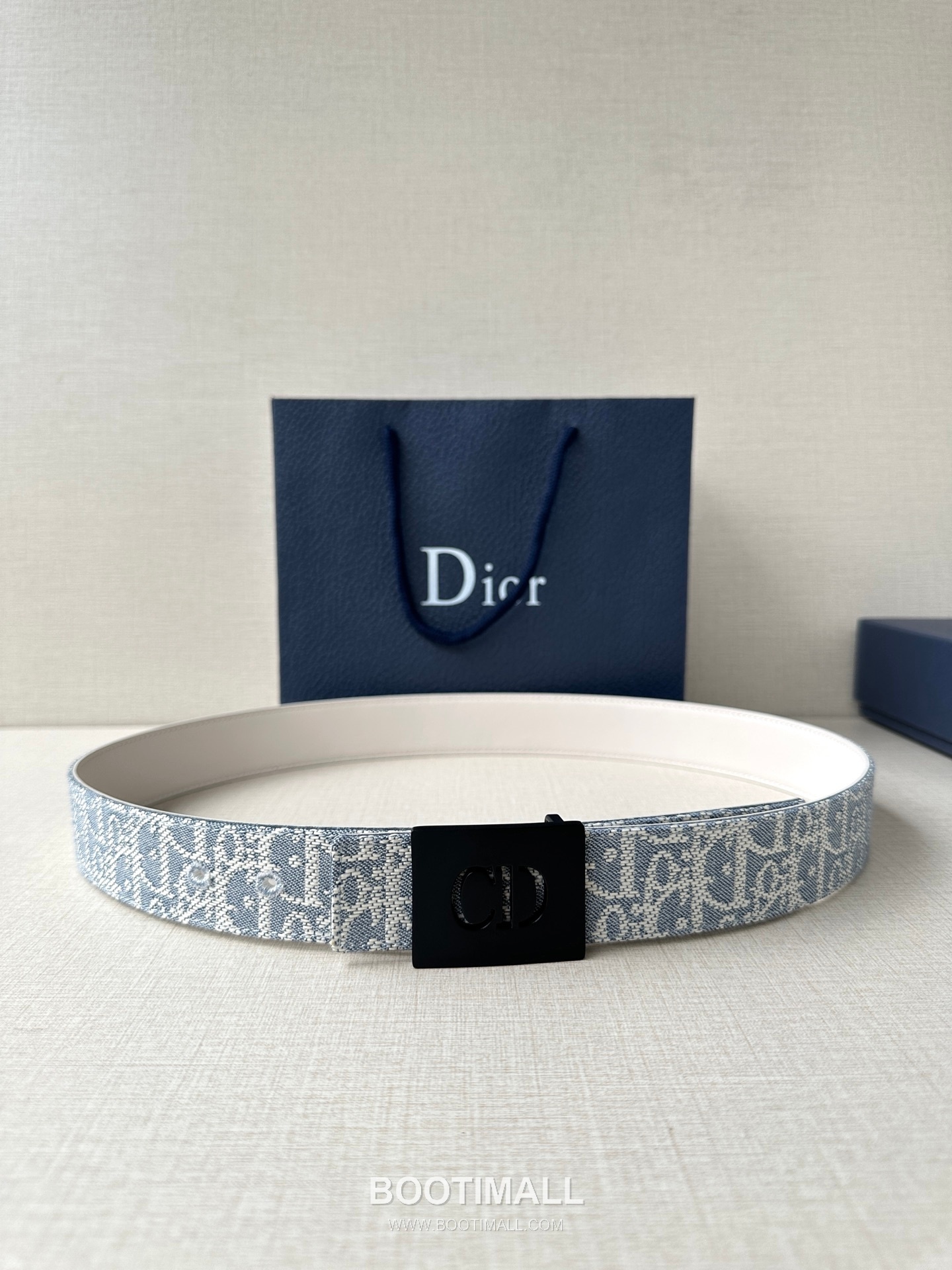 Dior Calfskin Grained Leather Reversible Belt with Logo Buckle Palladium 디올 카프스킨 그레인 레더 리버서블 벨트 로고 버클 황동 베이스 팔라듐 피니시 3.5cm 1