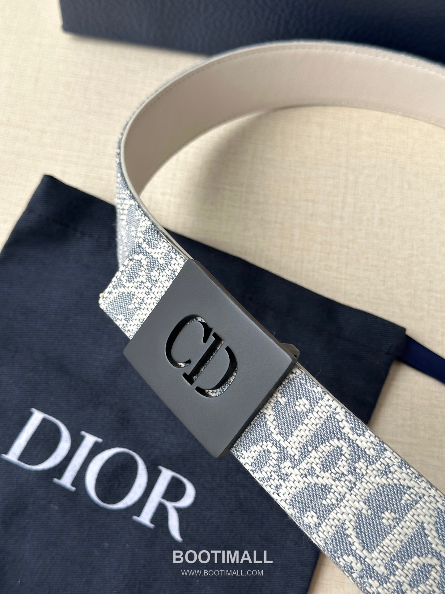 Dior Calfskin Grained Leather Reversible Belt with Logo Buckle Palladium 디올 카프스킨 그레인 레더 리버서블 벨트 로고 버클 황동 베이스 팔라듐 피니시 3.5cm 2