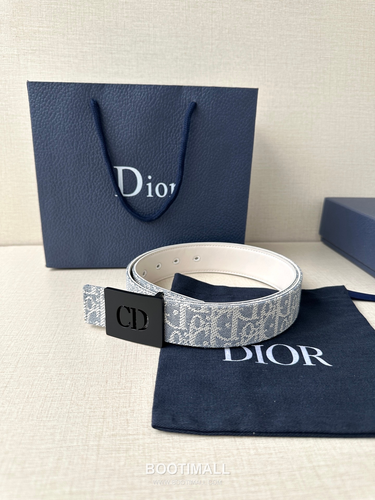 Dior Calfskin Grained Leather Reversible Belt with Logo Buckle Palladium 디올 카프스킨 그레인 레더 리버서블 벨트 로고 버클 황동 베이스 팔라듐 피니시 3.5cm 3