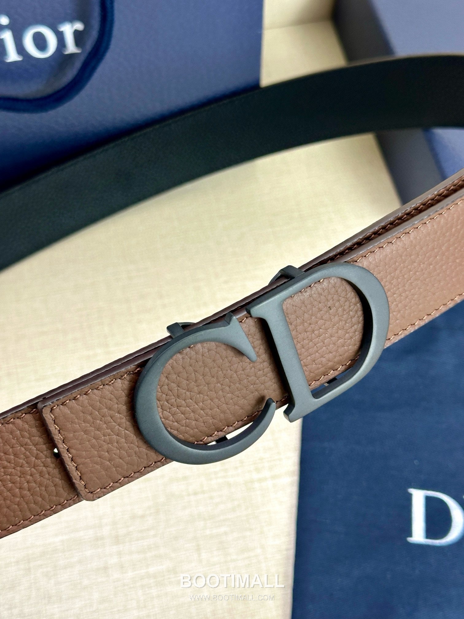 Dior Calfskin Grained Leather Reversible Belt with Logo Buckle Palladium 디올 카프스킨 그레인 레더 리버서블 벨트 로고 버클 황동 베이스 팔라듐 피니시 3.5cm 5