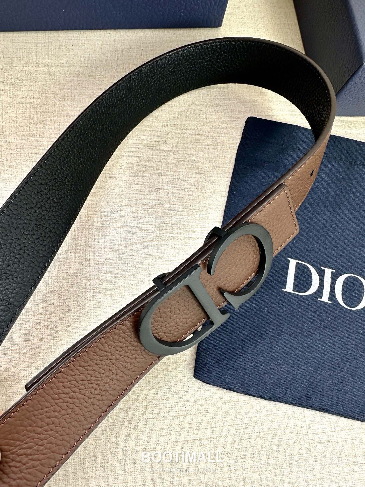 Dior Calfskin Grained Leather Reversible Belt with Logo Buckle Palladium 디올 카프스킨 그레인 레더 리버서블 벨트 로고 버클 황동 베이스 팔라듐 피니시 3.5cm 6