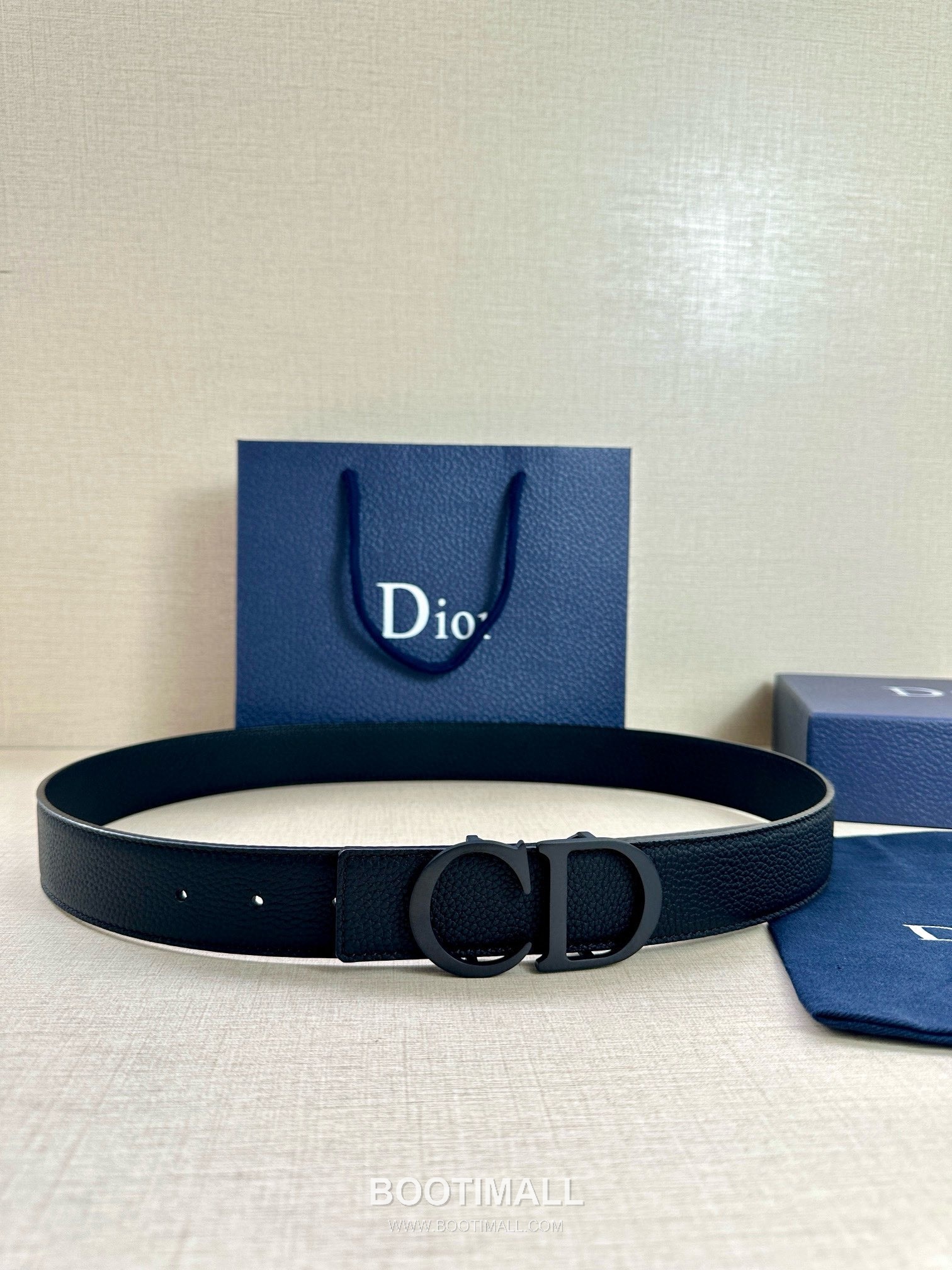 Dior Calfskin Grained Leather Reversible Belt with Logo Buckle Palladium 디올 카프스킨 그레인 레더 리버서블 벨트 로고 버클 황동 베이스 팔라듐 피니시 3.5cm 1