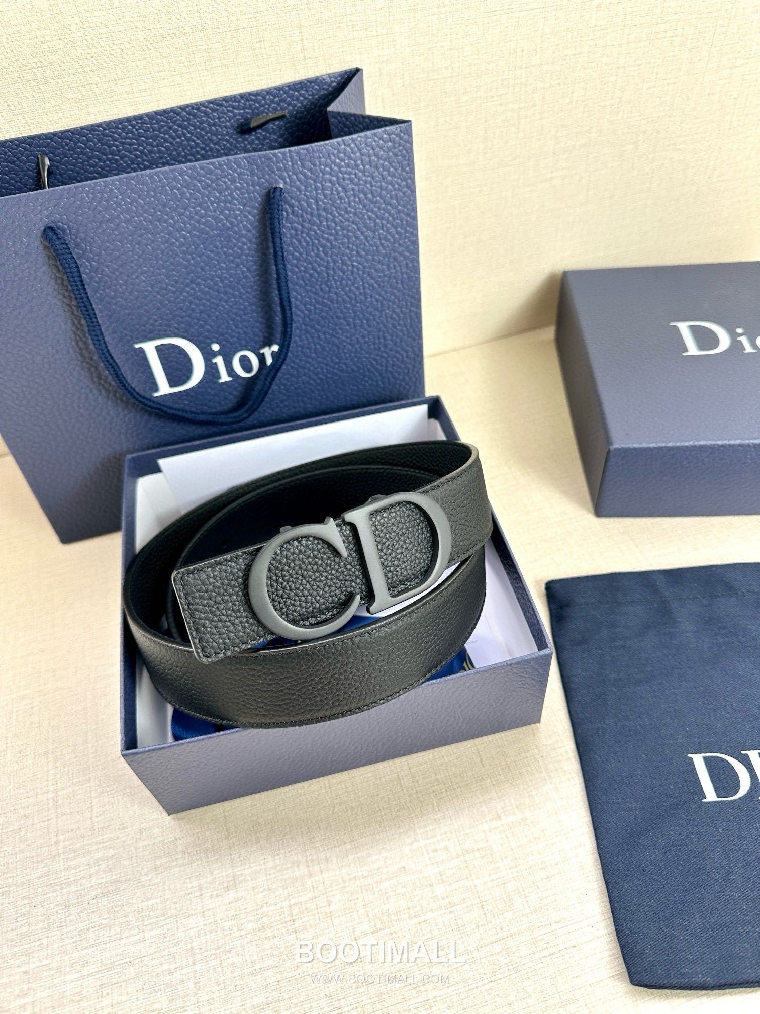 Dior Calfskin Grained Leather Reversible Belt with Logo Buckle Palladium 디올 카프스킨 그레인 레더 리버서블 벨트 로고 버클 황동 베이스 팔라듐 피니시 3.5cm 5