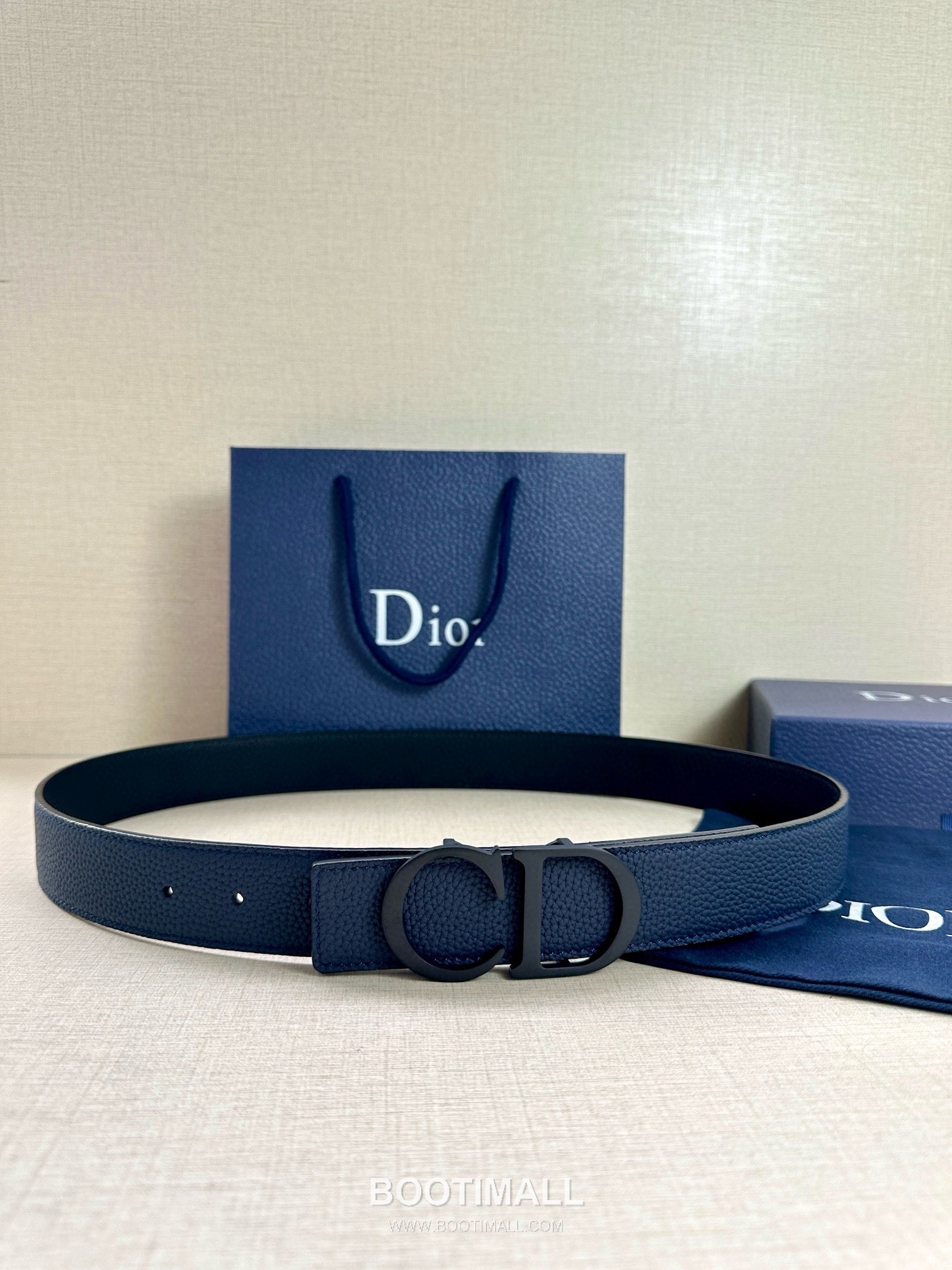Dior Calfskin Grained Leather Reversible Belt with Logo Buckle Palladium 디올 카프스킨 그레인 레더 리버서블 벨트 로고 버클 황동 베이스 팔라듐 피니시 3.5cm 1