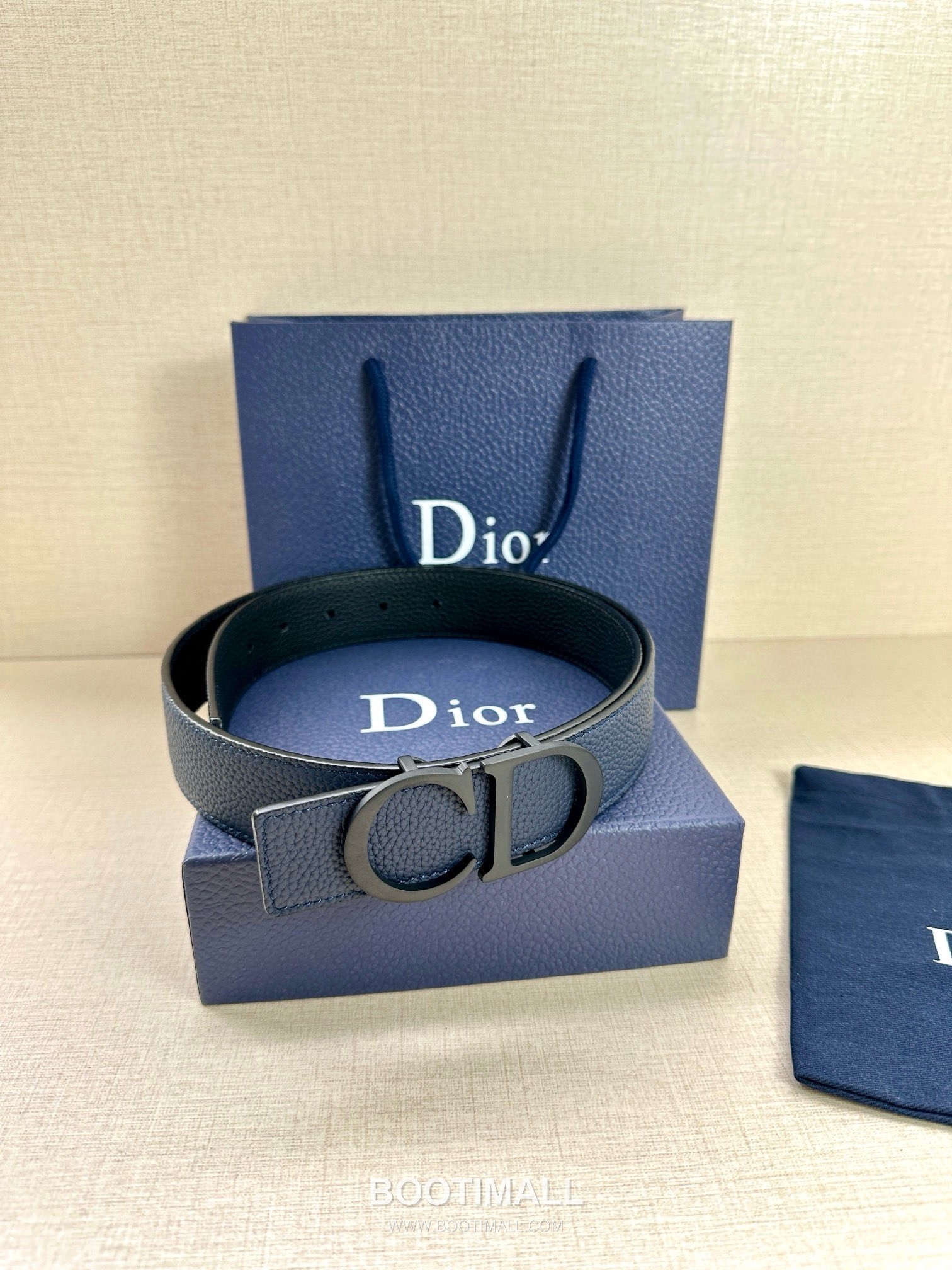 Dior Calfskin Grained Leather Reversible Belt with Logo Buckle Palladium 디올 카프스킨 그레인 레더 리버서블 벨트 로고 버클 황동 베이스 팔라듐 피니시 3.5cm 5
