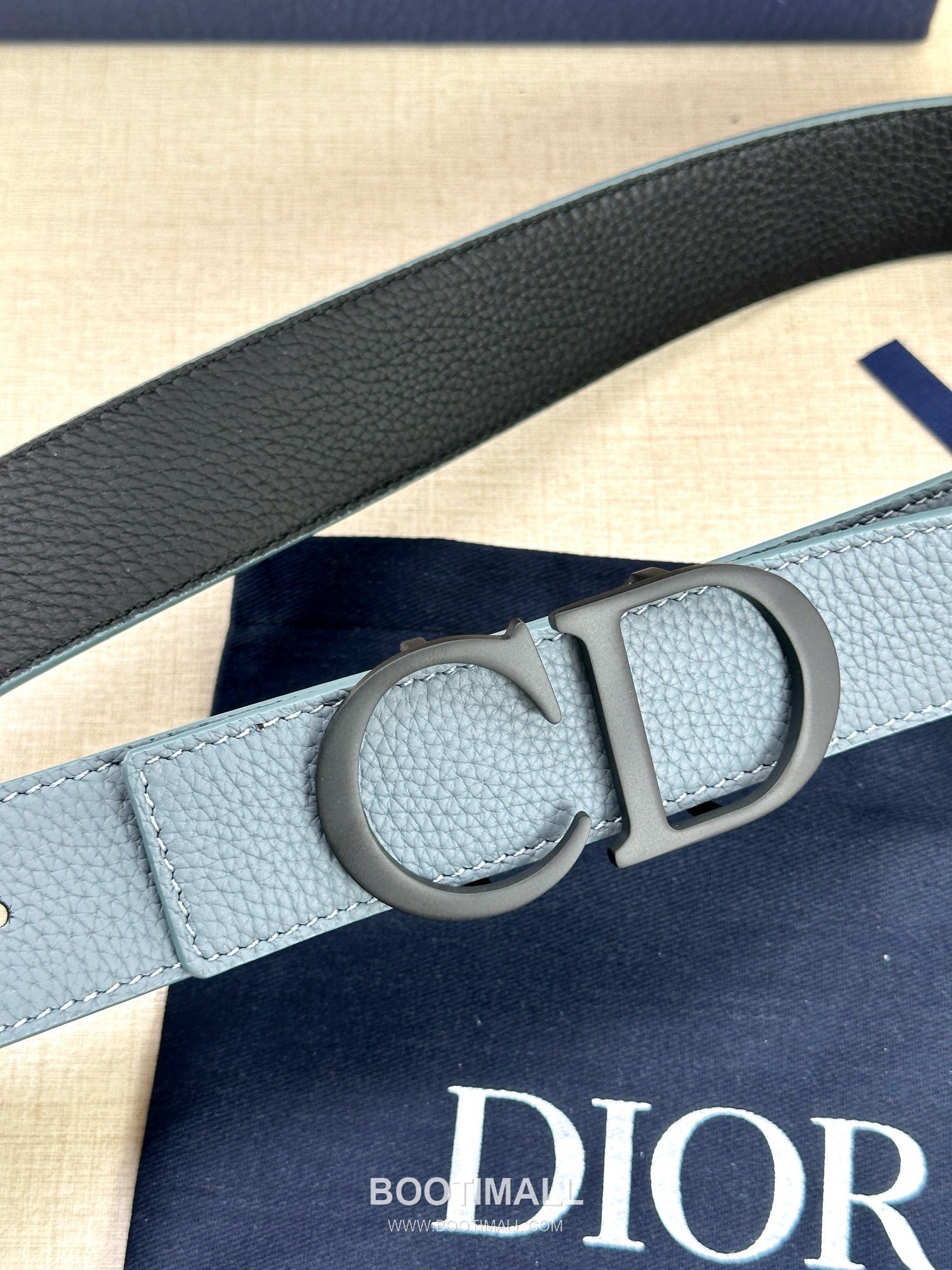 Dior Calfskin Grained Leather Reversible Belt with Logo Buckle Palladium 디올 카프스킨 그레인 레더 리버서블 벨트 로고 버클 황동 베이스 팔라듐 피니시 3.5cm 4