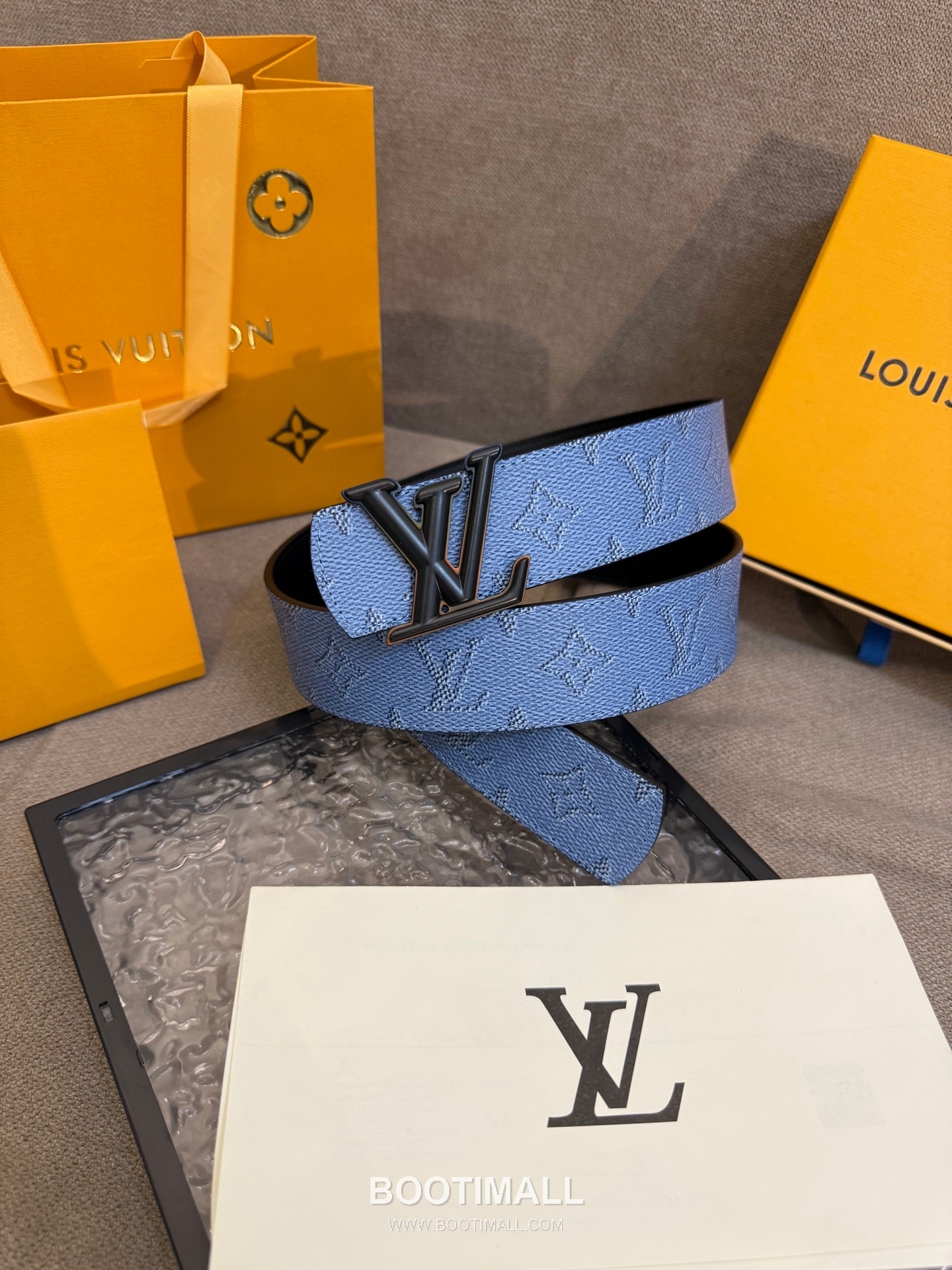 Louis Vuitton LV Dimension Monogram Canvas Reversible Belt with LV Dimension Buckle Palladium 루이비통 LV 디멘션 모노그램 캔버스 리버서블 벨트 LV 디멘션 버클 황동 베이스 팔라듐 피니시 4.0cm 3