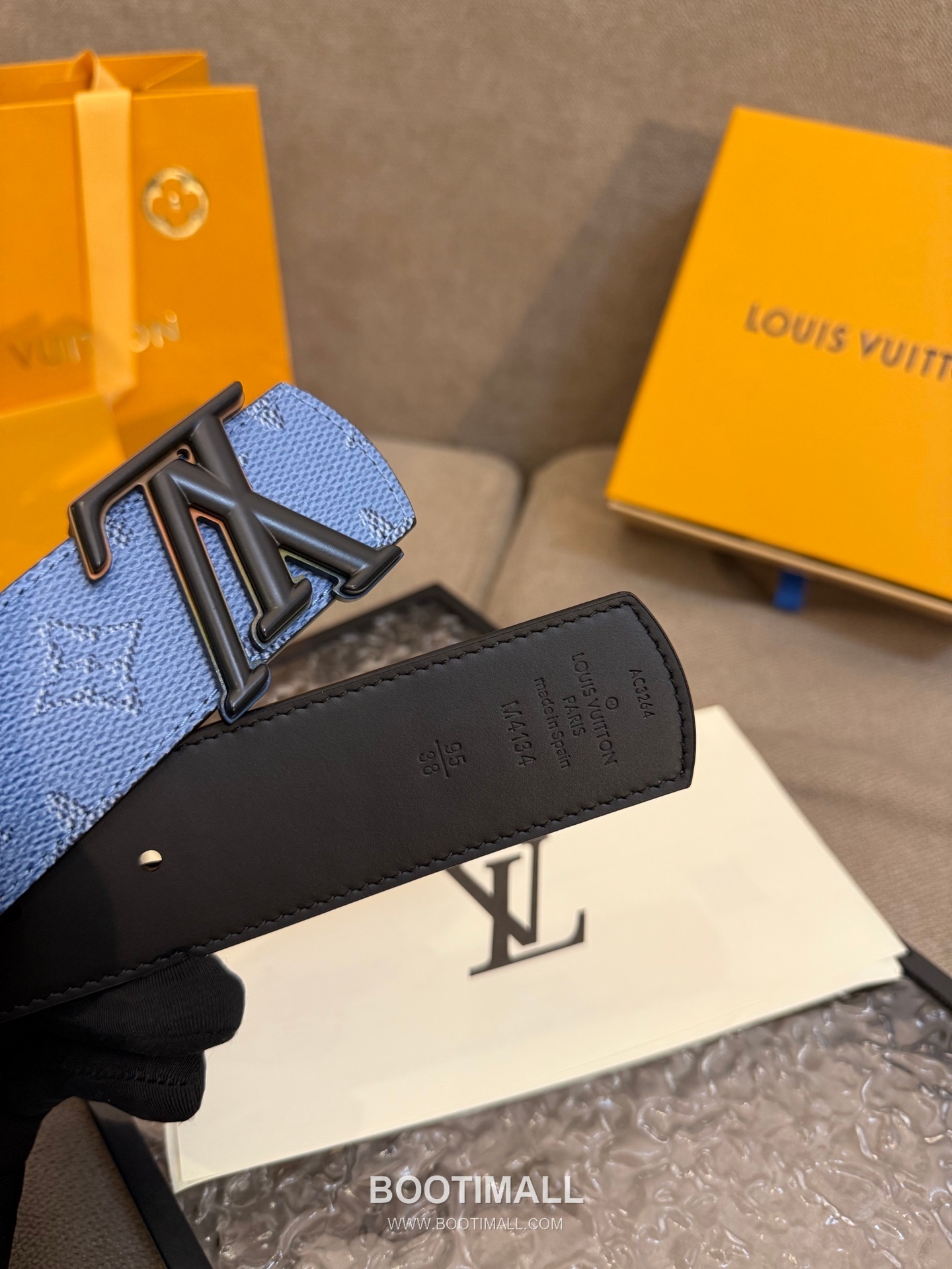 Louis Vuitton LV Dimension Monogram Canvas Reversible Belt with LV Dimension Buckle Palladium 루이비통 LV 디멘션 모노그램 캔버스 리버서블 벨트 LV 디멘션 버클 황동 베이스 팔라듐 피니시 4.0cm 6